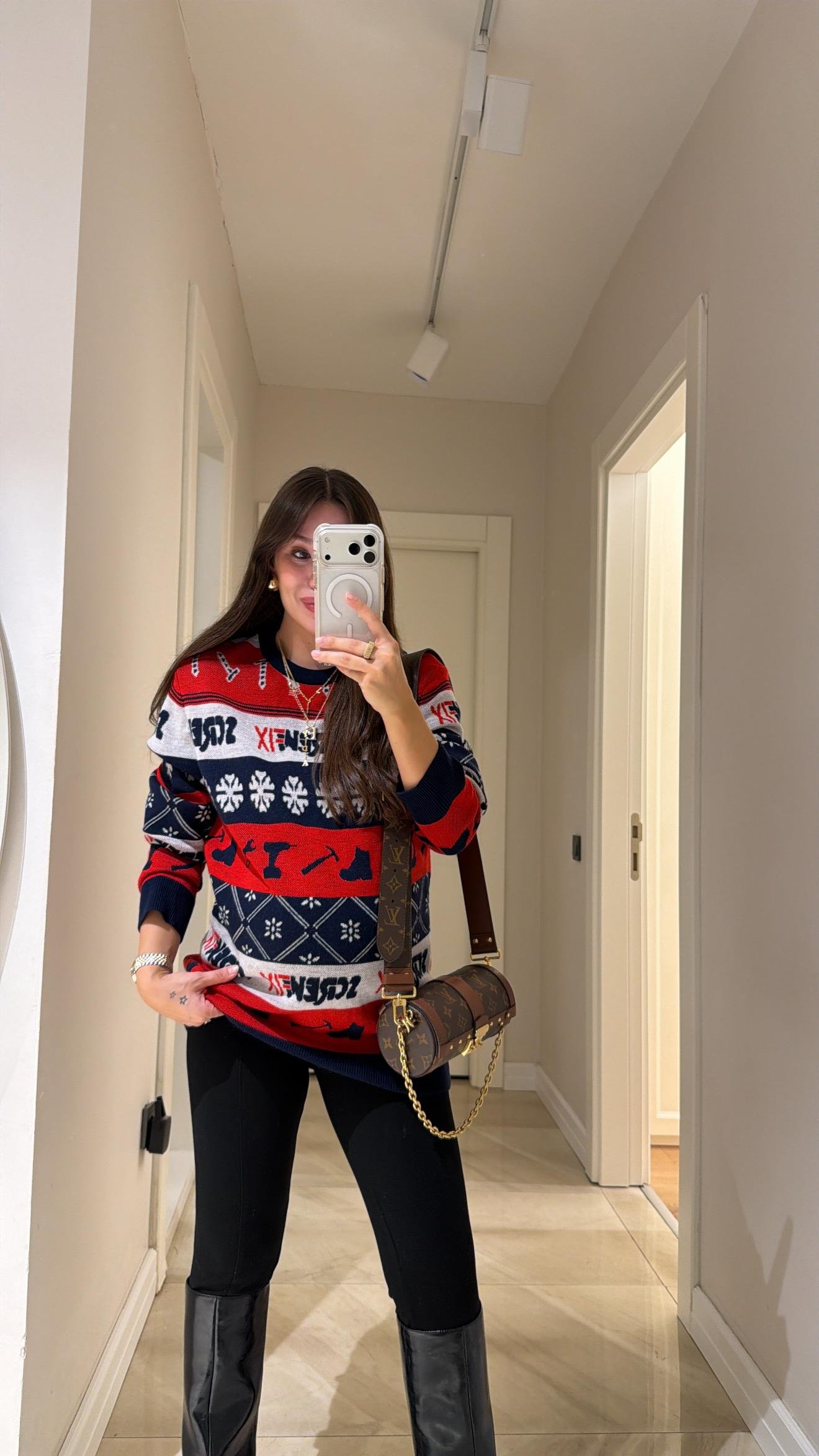 Kırmızı Lacivert Desenli Marka Model Kazak