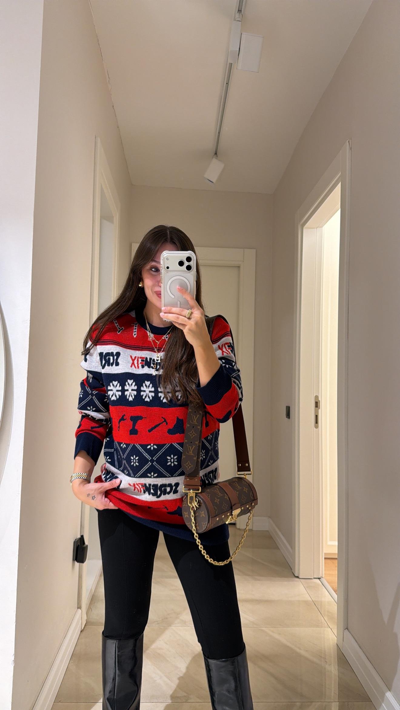 Kırmızı Lacivert Desenli Marka Model Kazak