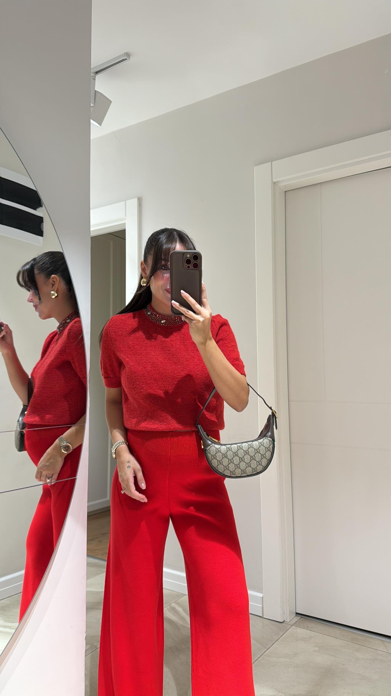 Kırmızı Yaka Taş Detaylı Marka Model Triko Kazak 