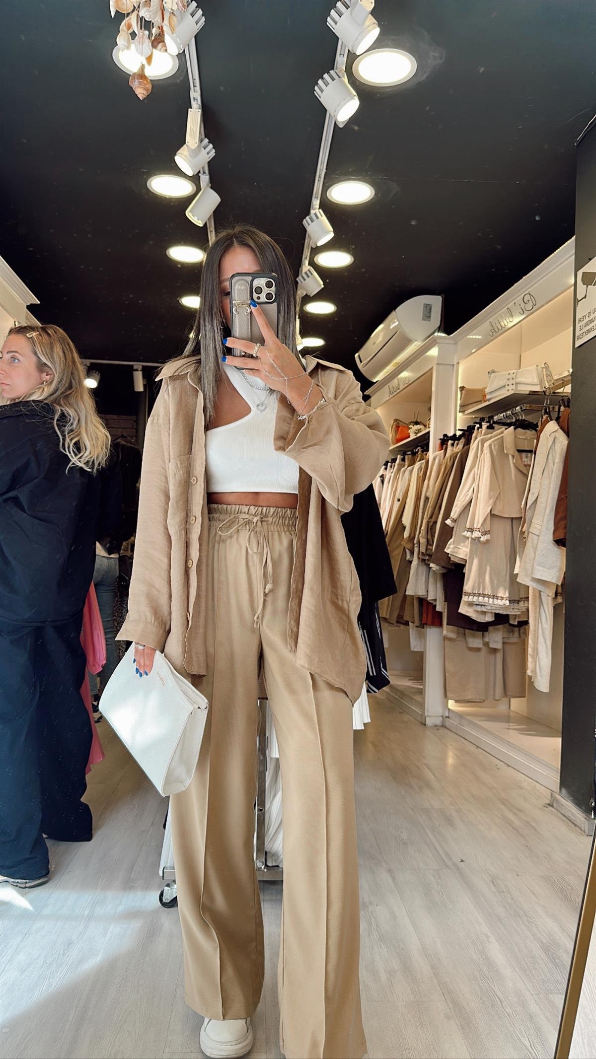 Koyu Bej Beli Lastikli Ön Dikiş Detaylı Bol Paça Pantolon