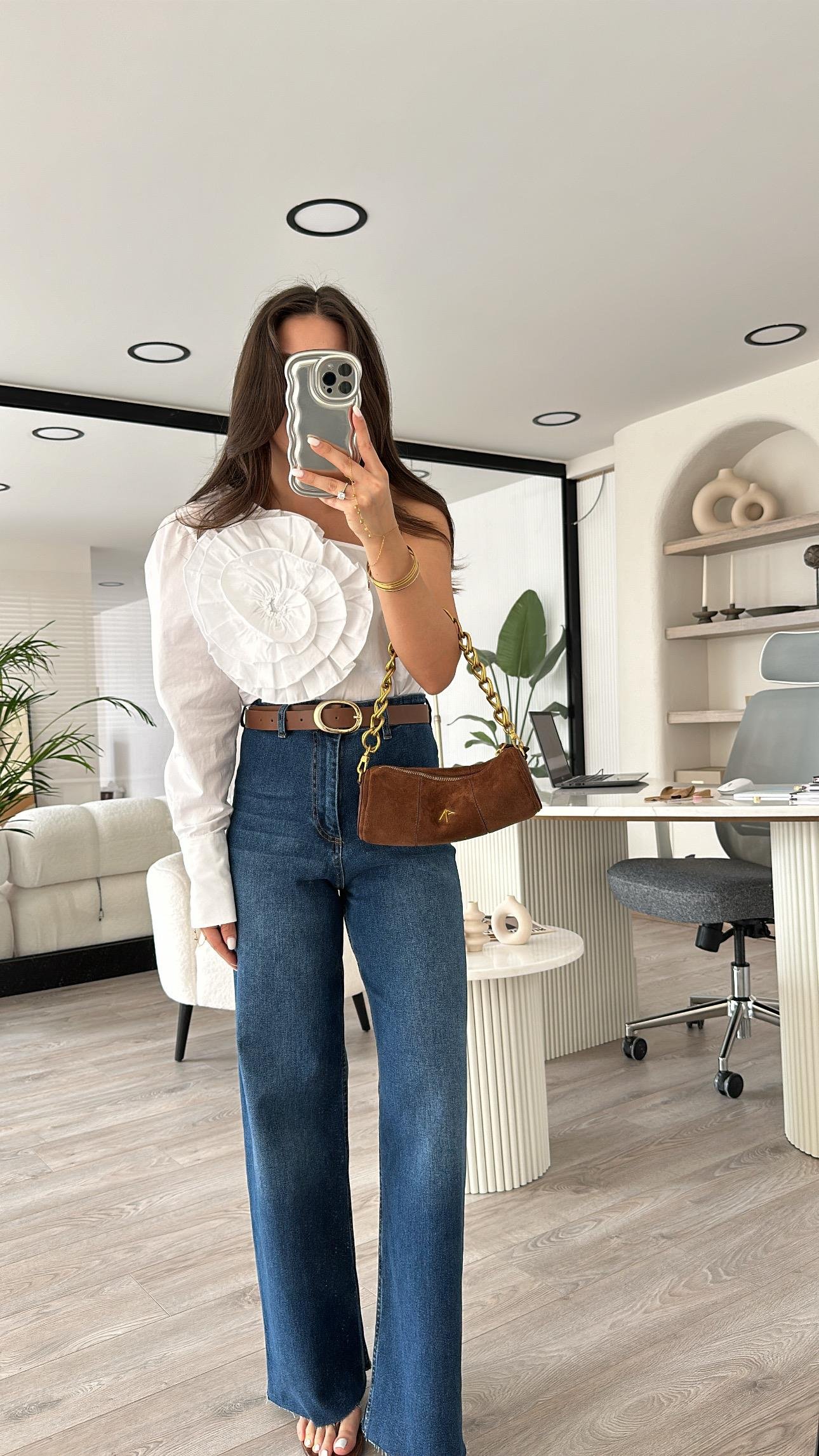 Koyu Mavi Arka Cep Detalı Bol Paça Marka Model Jean