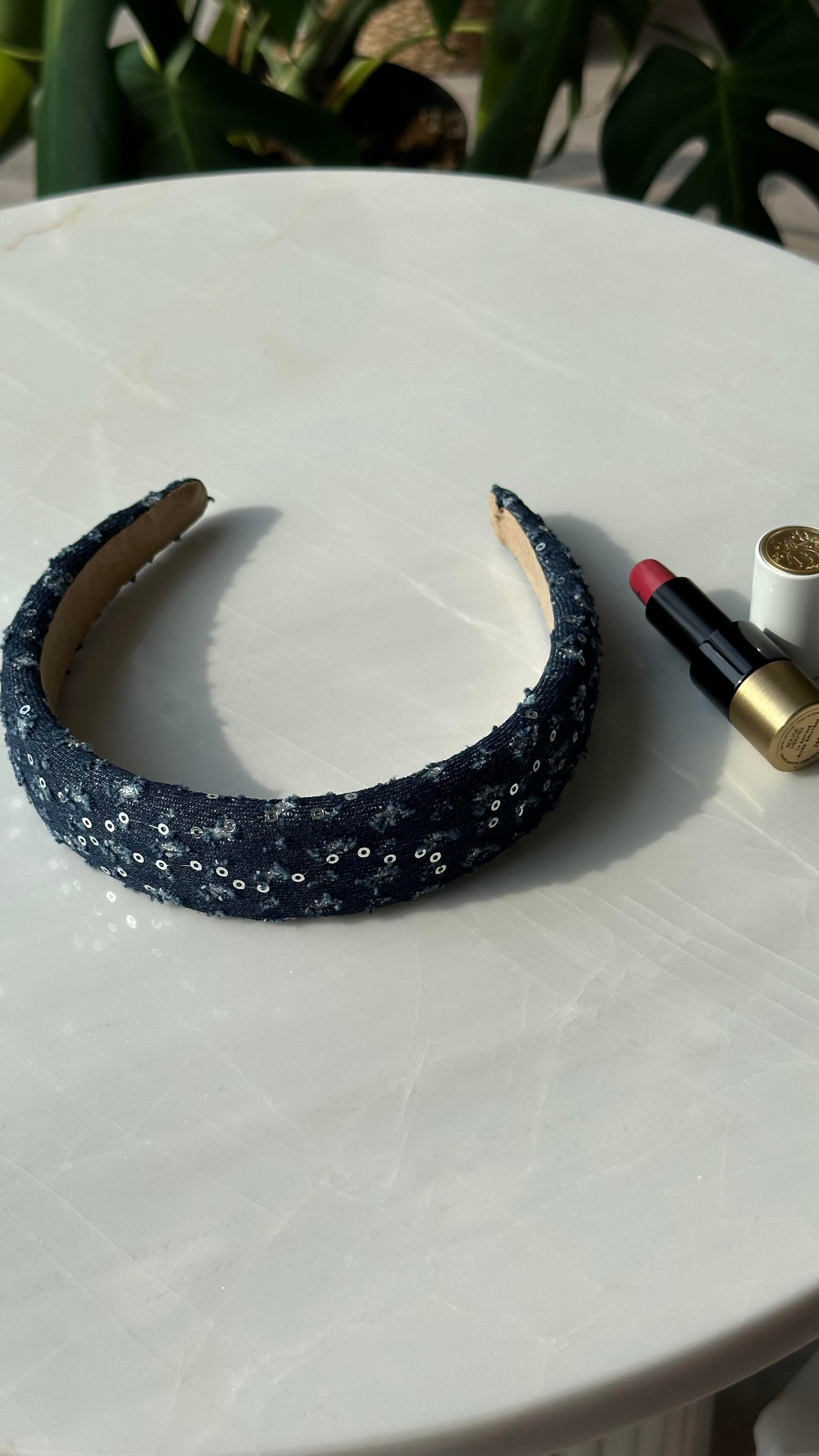 Koyu Mavi Eskitmeli Pullu Taç