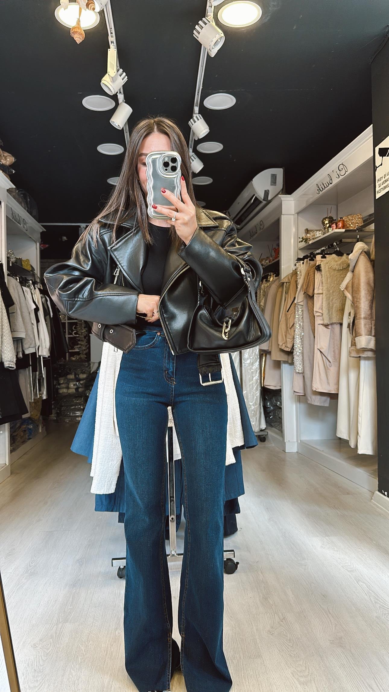 Koyu Mavi İspanyol Paça Yırtmaçlı Marka Model Jean