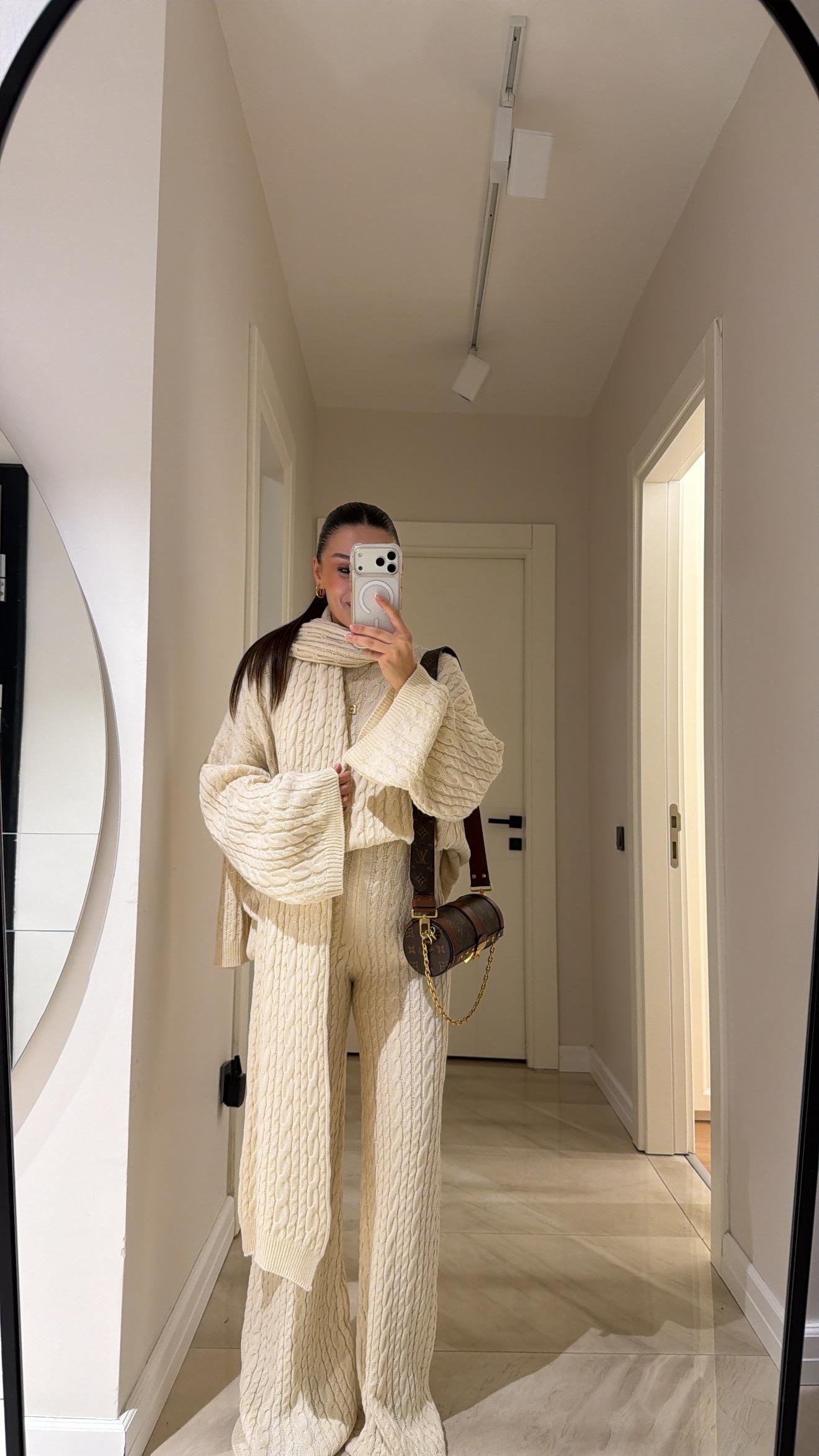 Krem Atkılı Marka Model Pantolon Takım