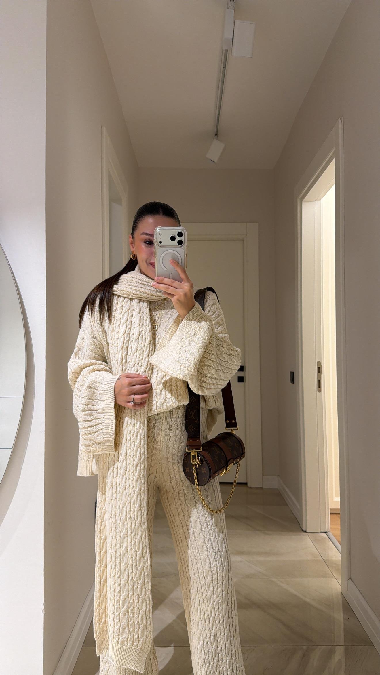 Krem Atkılı Marka Model Pantolon Takım