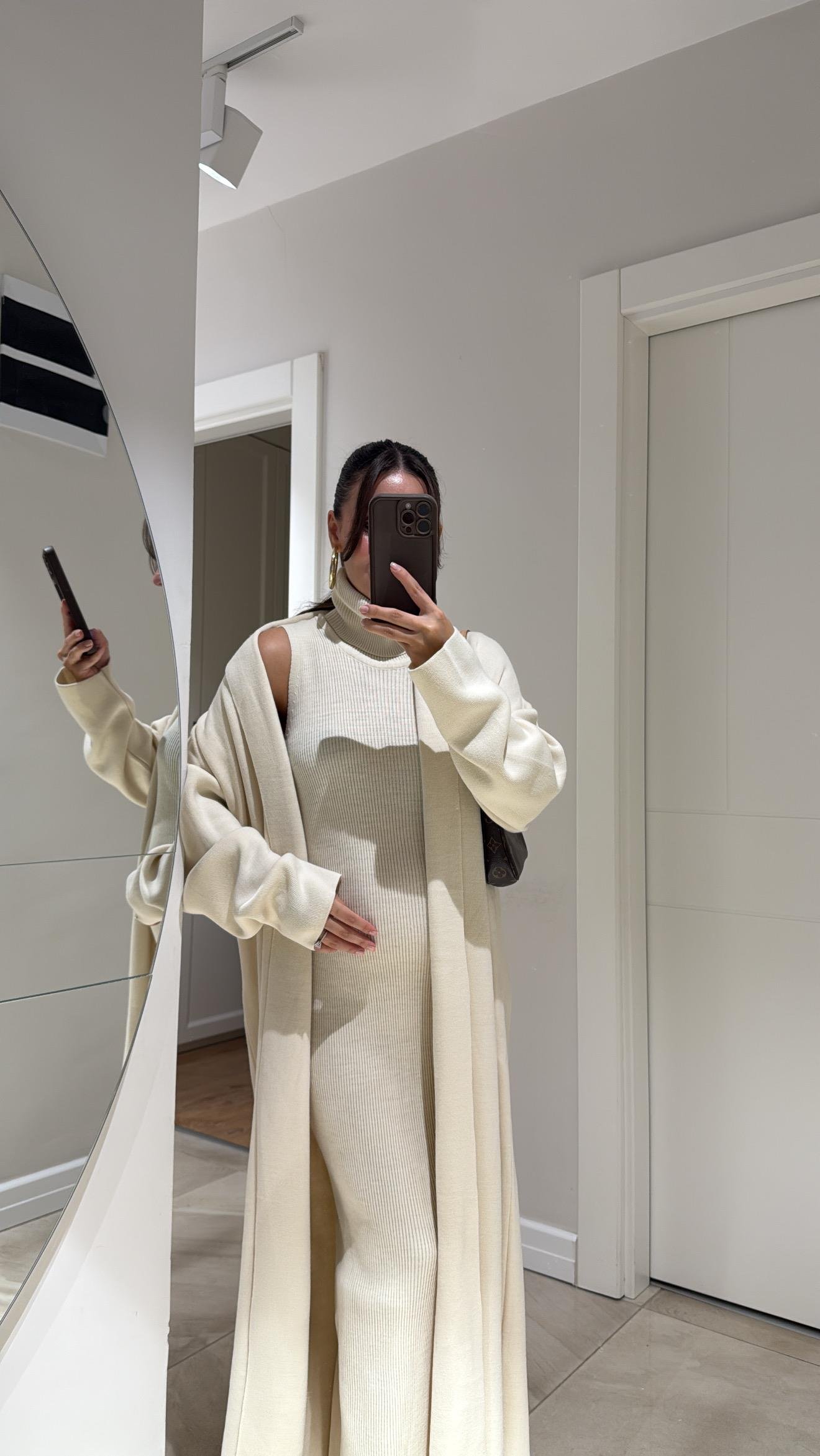 Krem Balıkçı Yaka Elbiseli Hırka Takım 