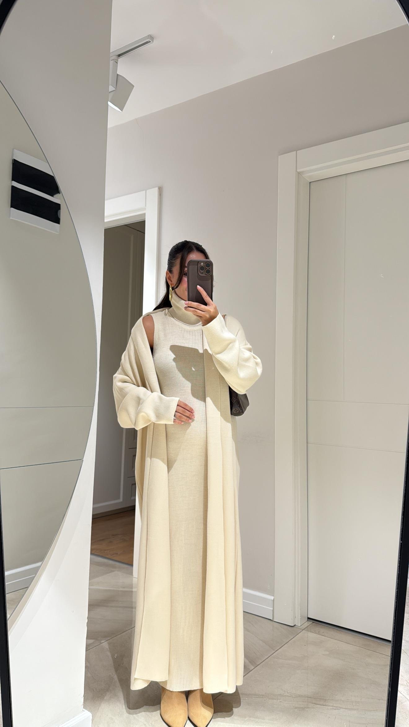 Krem Balıkçı Yaka Elbiseli Hırka Takım 