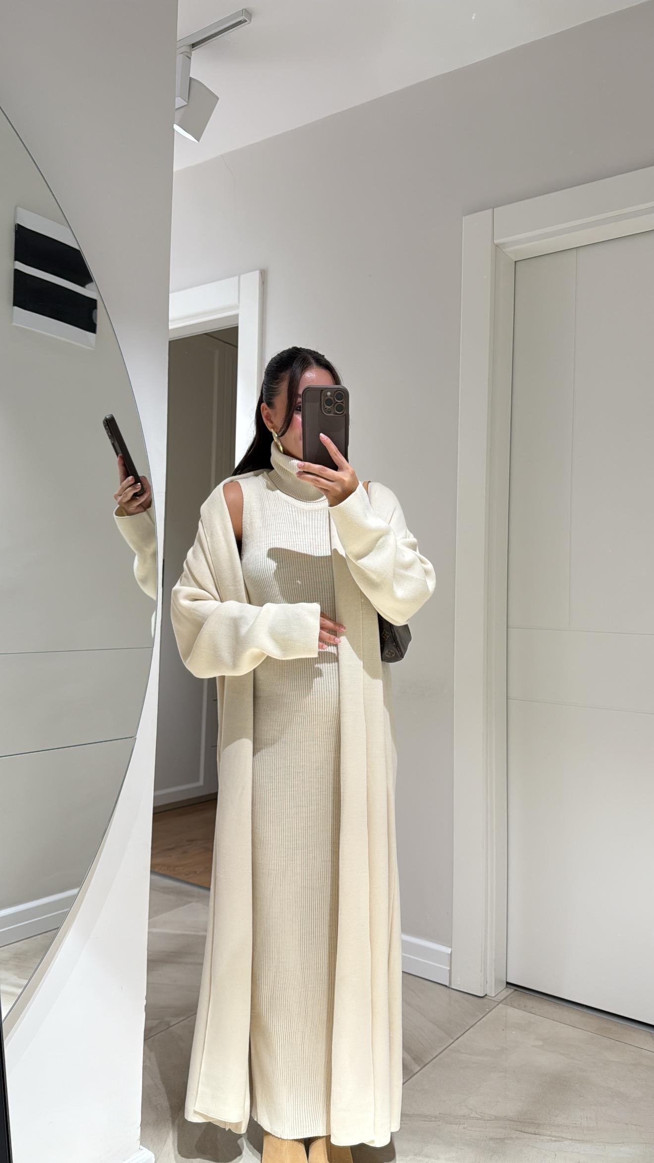 Krem Balıkçı Yaka Elbiseli Hırka Takım 