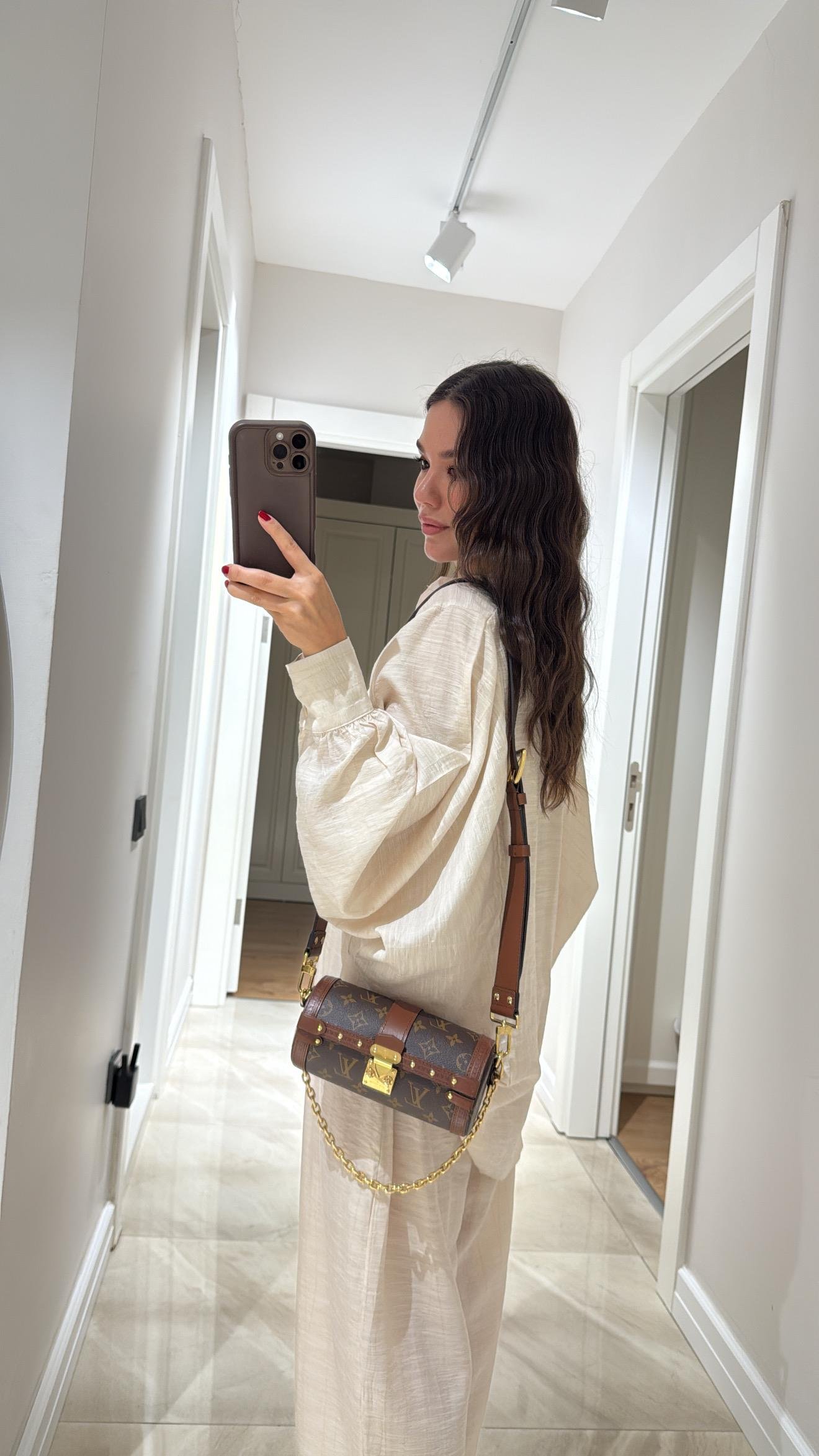 Krem Hakim Yaka Gömlek