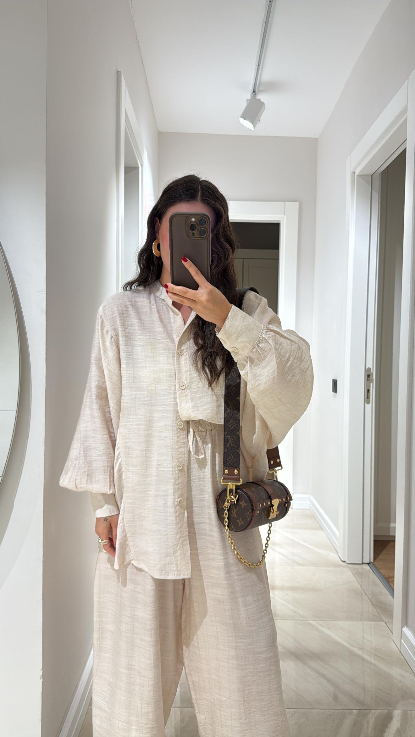 Krem Hakim Yaka Gömlek