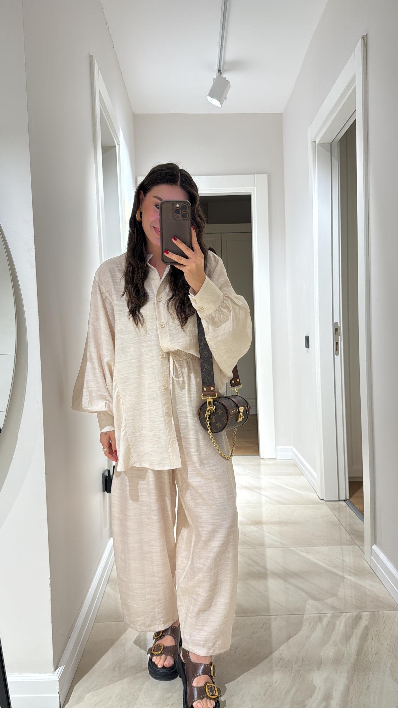 Krem Hakim Yaka Gömlek