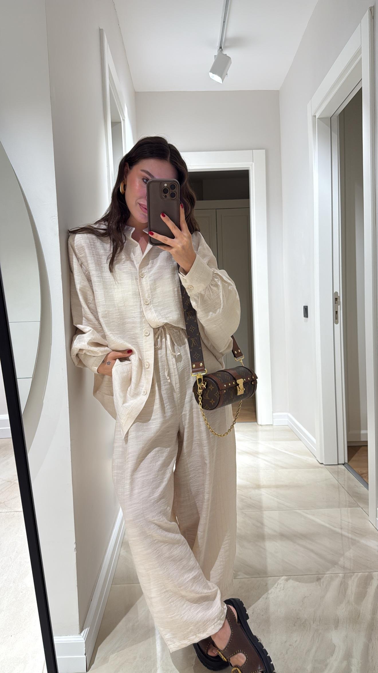 Krem Hakim Yaka Gömlek