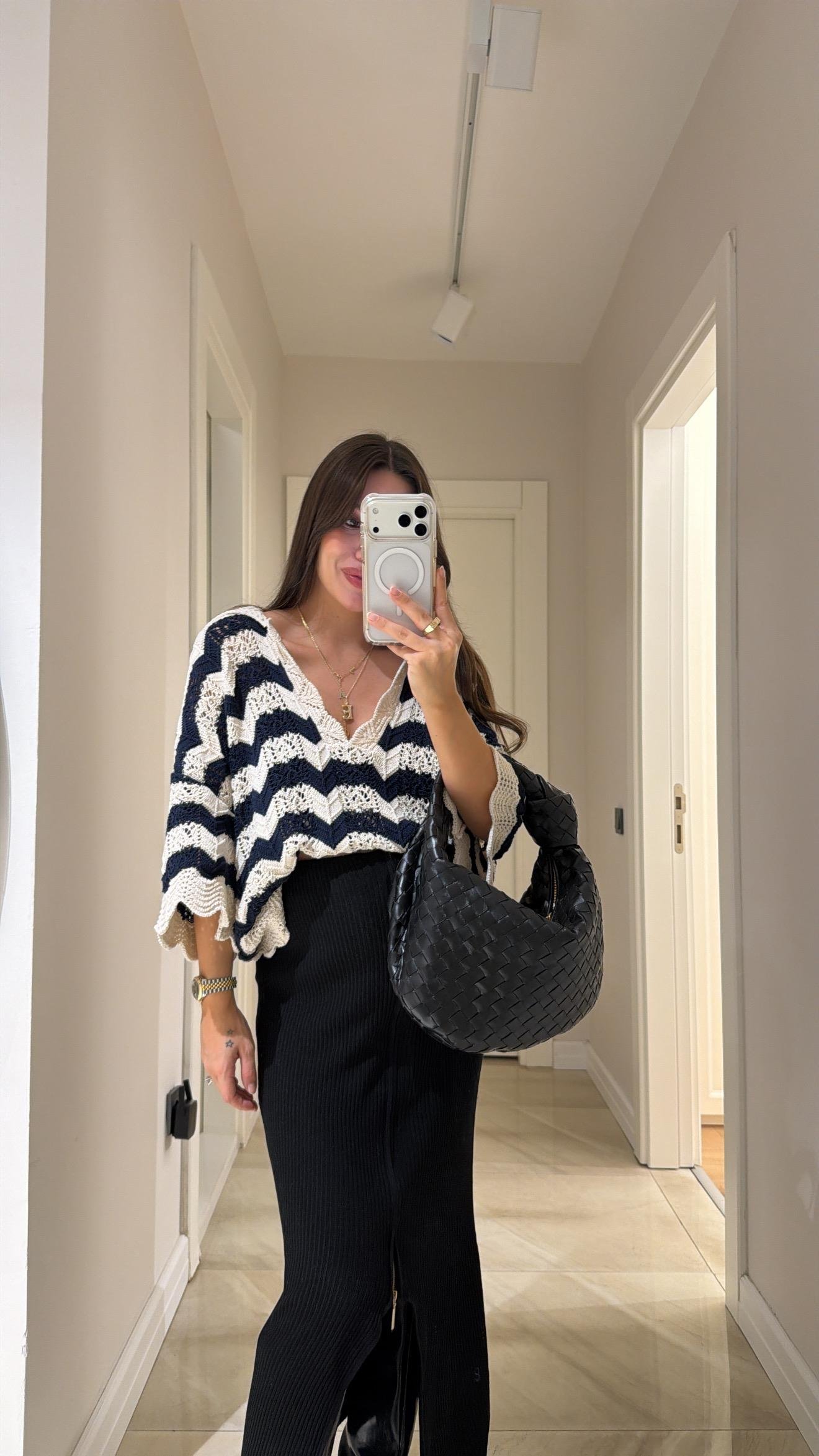 Krem Lacivert V Yaka Ajurlu Triko Kazak