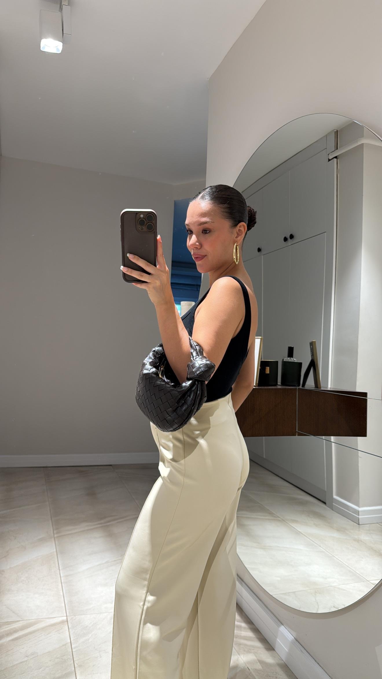 Krem Ön Dikişli Beli Lastikli Bol Paça Pantolon 