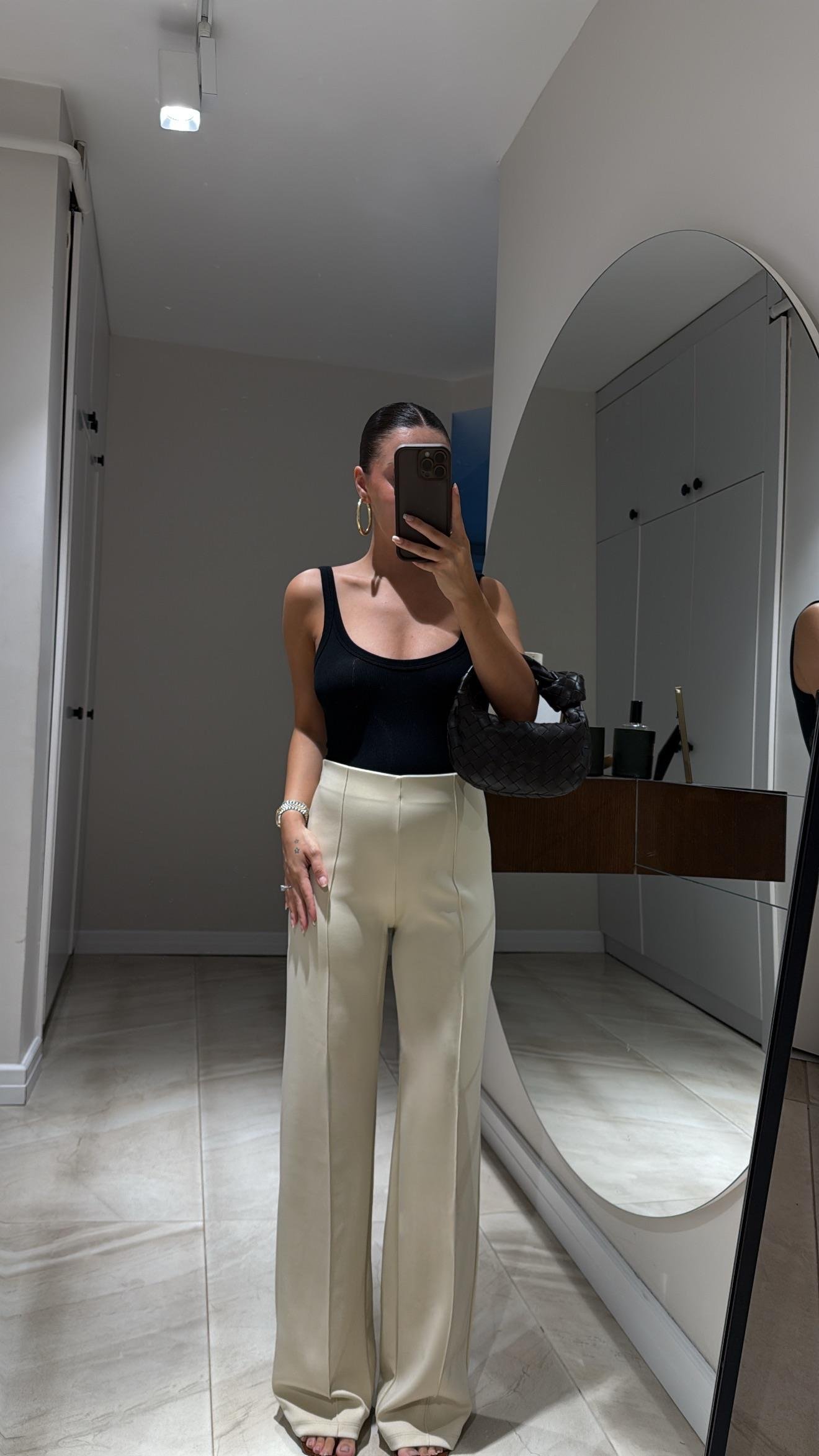 Krem Ön Dikişli Beli Lastikli Bol Paça Pantolon 