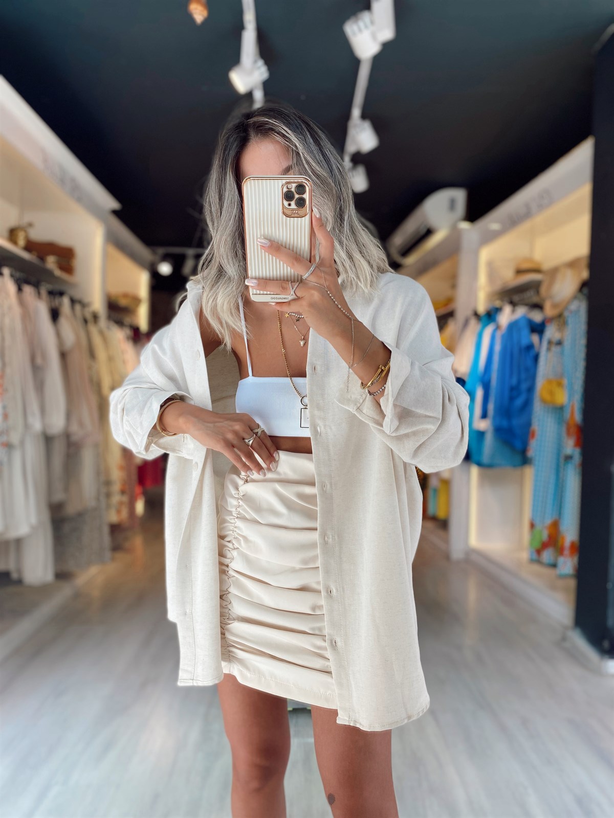 Krem Renk Büzgü Detaylı Etek