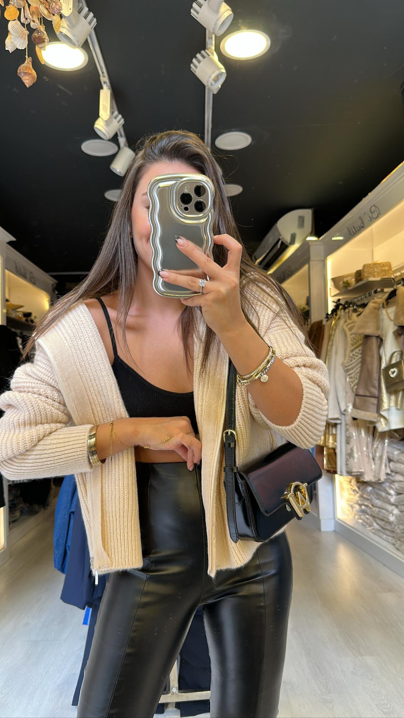 Krem Renk Yaka Detaylı Fermuarlı Hırka 