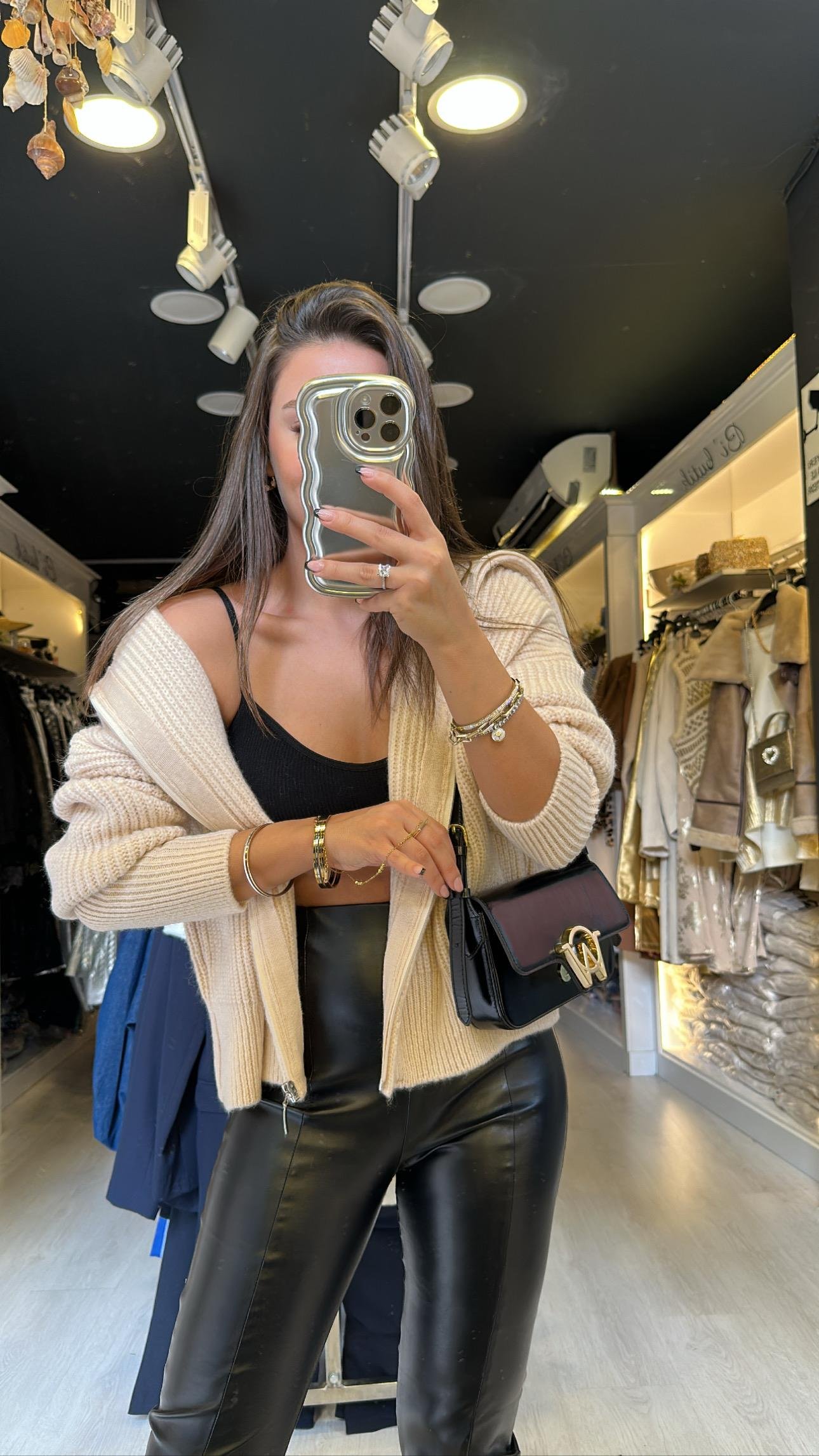 Krem Renk Yaka Detaylı Fermuarlı Hırka 