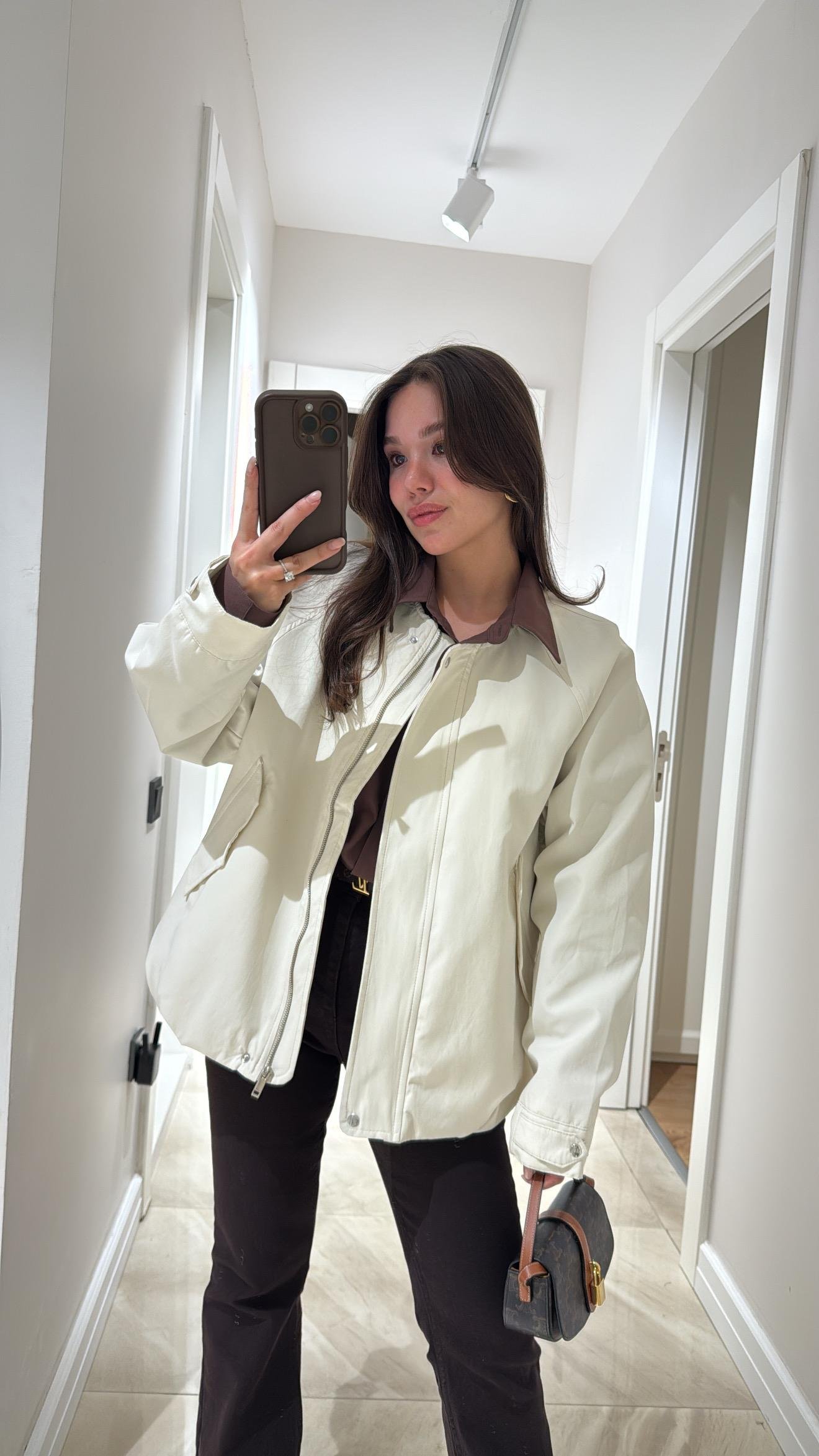 Krem Yan Cepli Marka Model Bomber Ceket