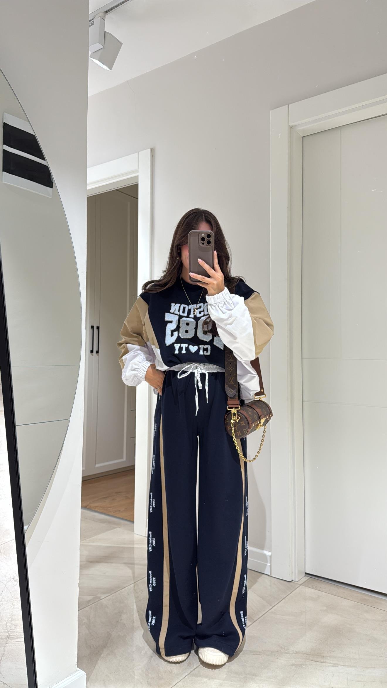 Lacivert Beyaz Bel Detaylı Paça Büzgülü Pantolon