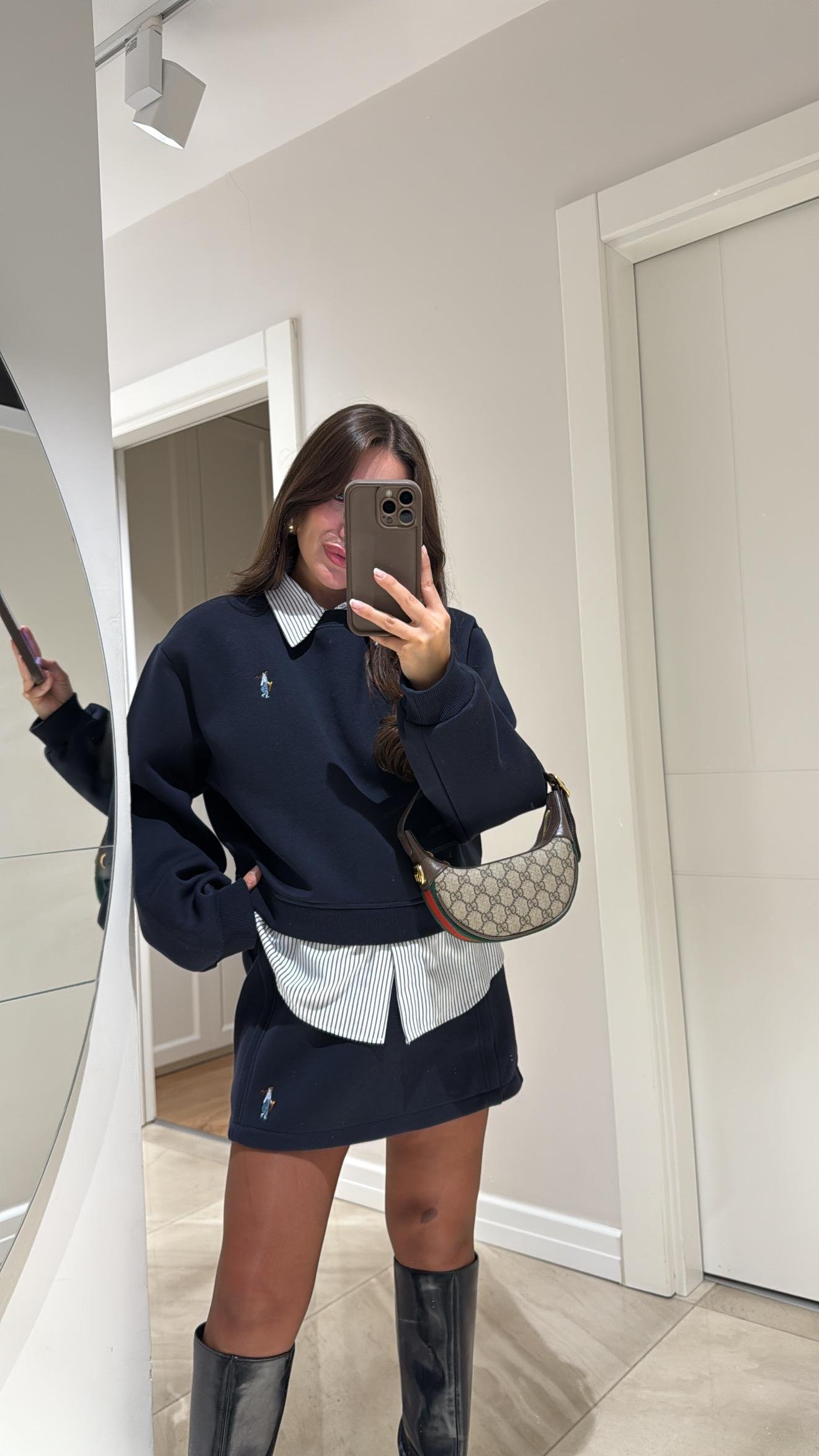 Lacivert Beyaz Çizgili Yaka Detaylı Sweat