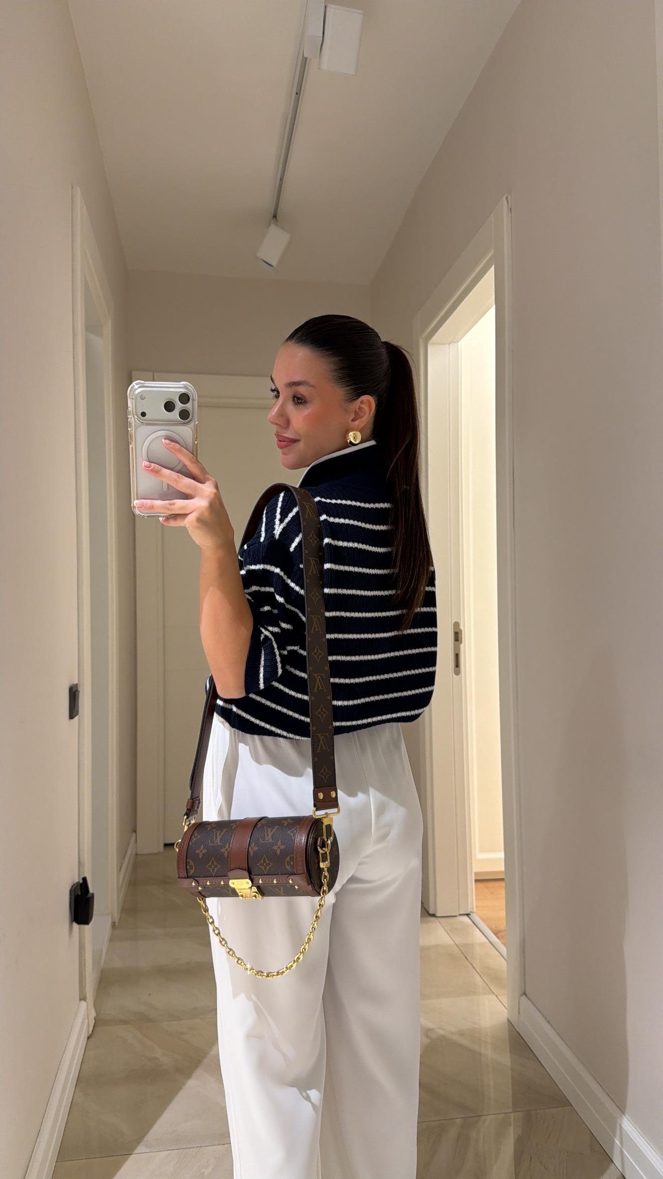 Lacivert Ekru Ön Fermuarlı Marka Model Kazak