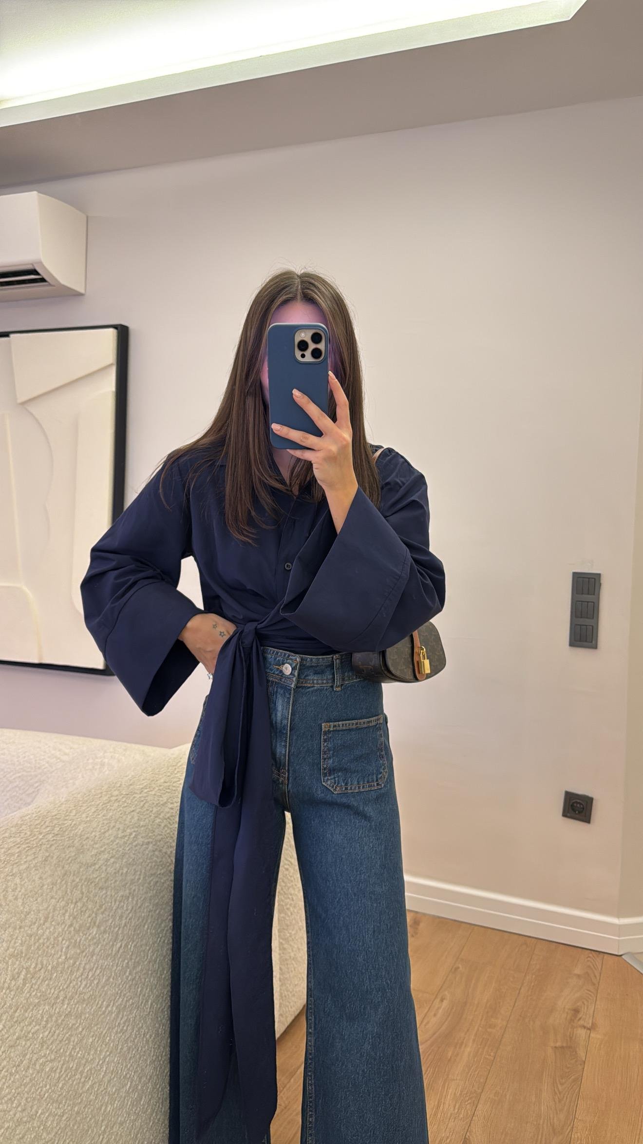 Lacivert Geniş Kol Detaylı Bağlamalı Gömlek