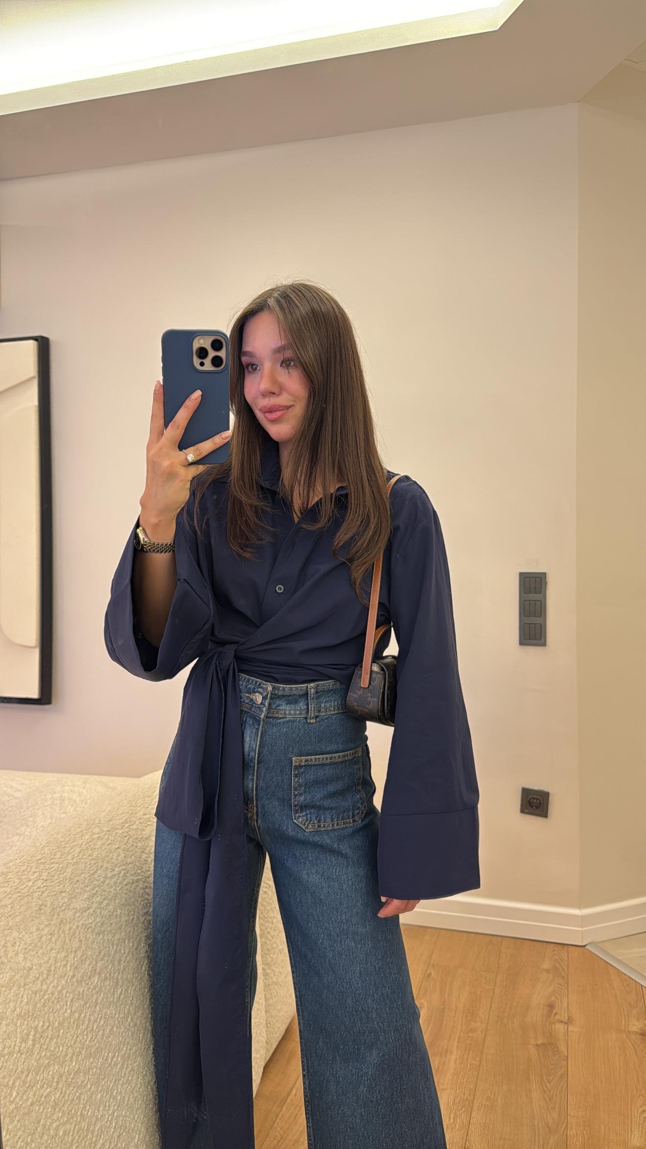 Lacivert Geniş Kol Detaylı Bağlamalı Gömlek