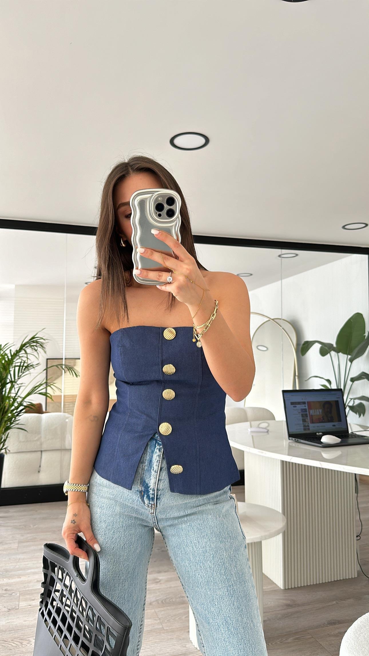 Lacivert Gold Düğme Detaylı Straplez Bluz