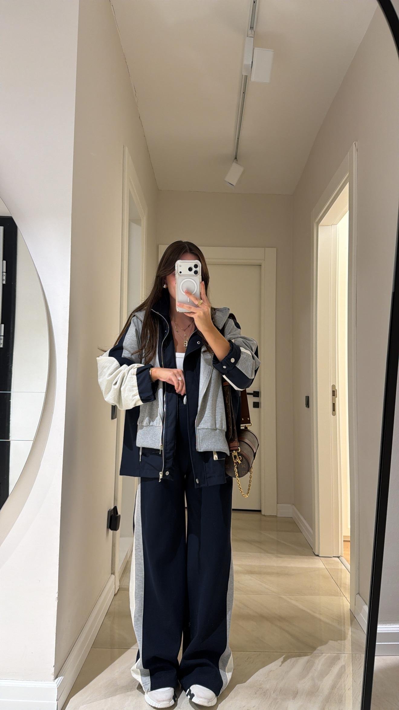 Lacivert Gri Kapüşonlu Garnili Takım