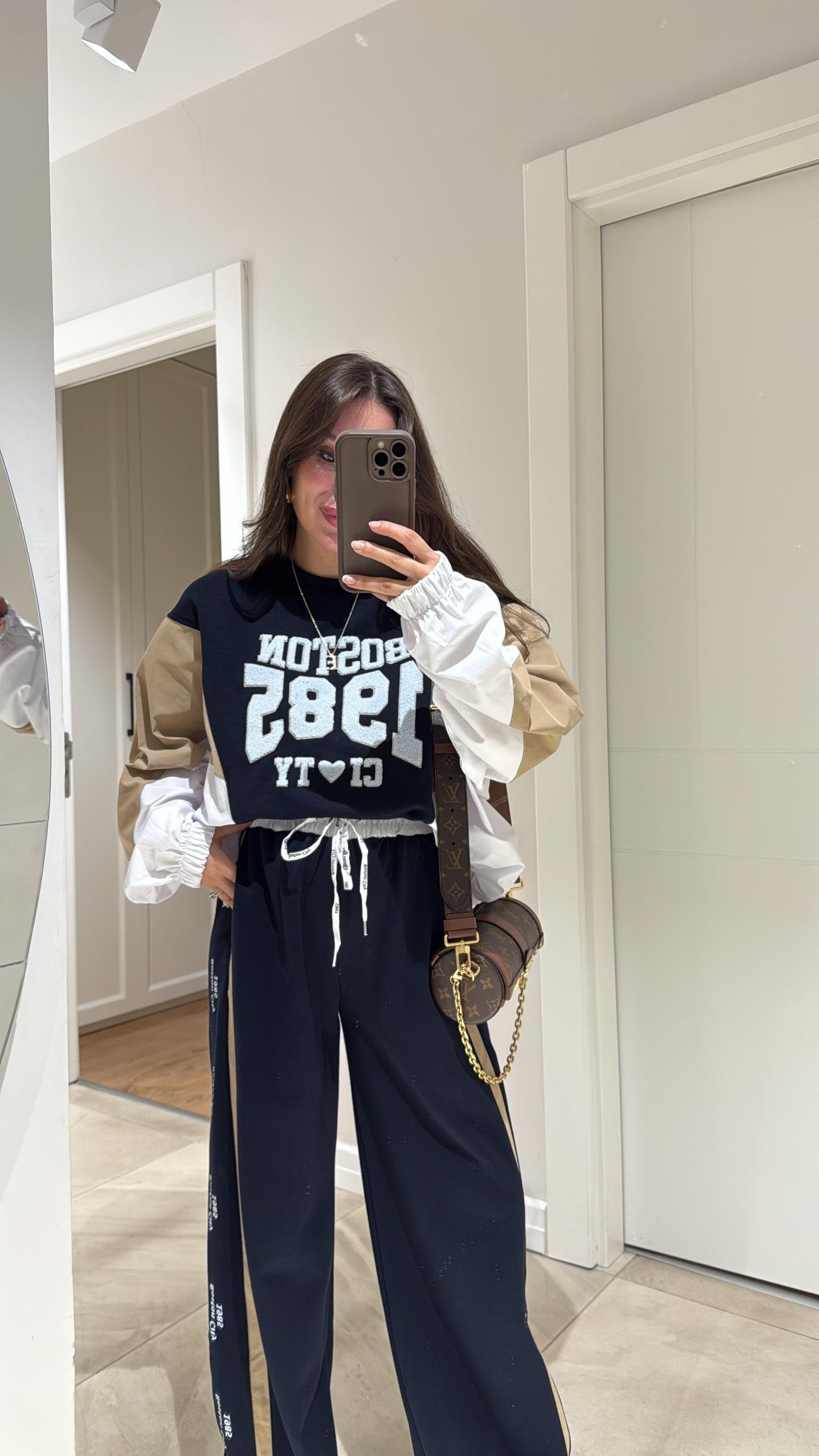 Lacivert Renk Bloklu Parasüt Kumaş Sweat 