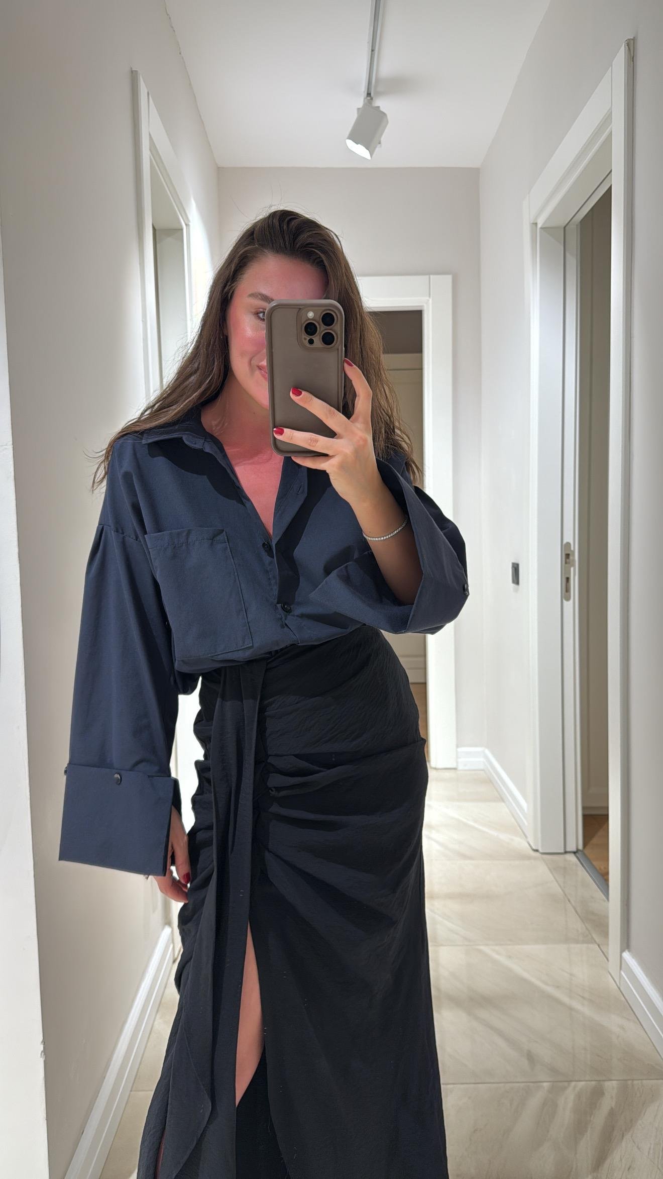 Lacivert Tek Cepli Kol Detaylı Gömlek