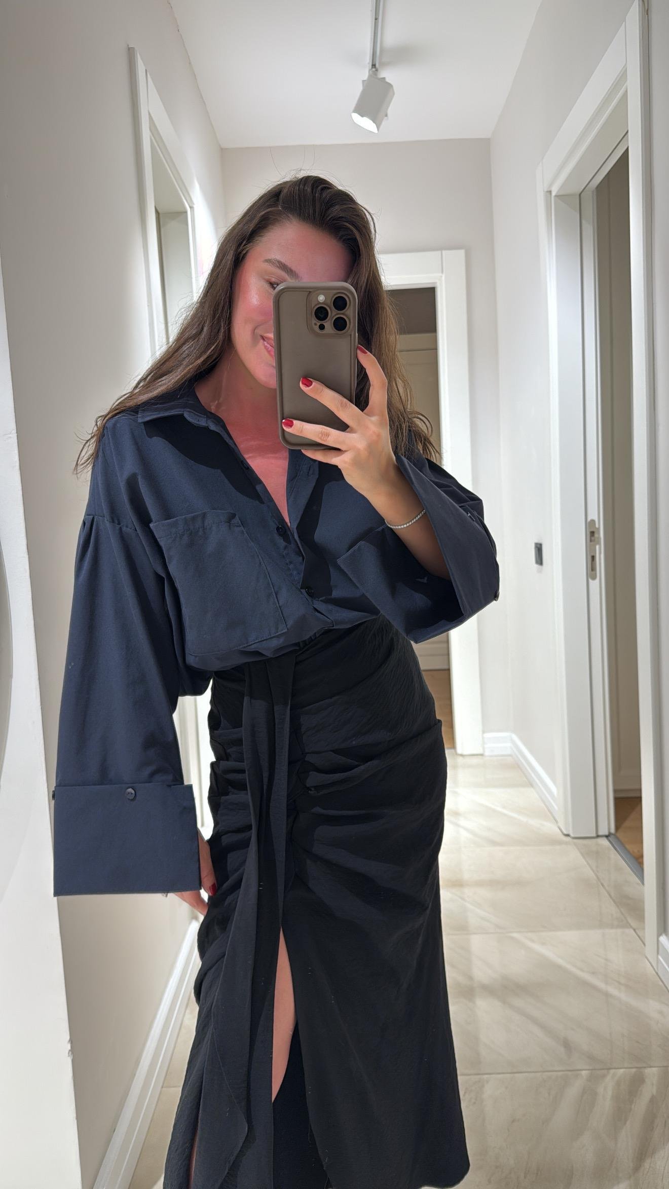 Lacivert Tek Cepli Kol Detaylı Gömlek