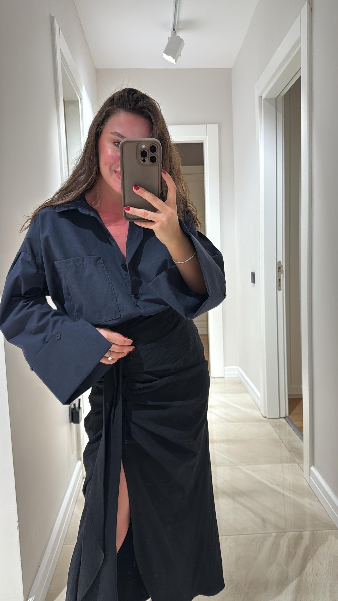 Lacivert Tek Cepli Kol Detaylı Gömlek