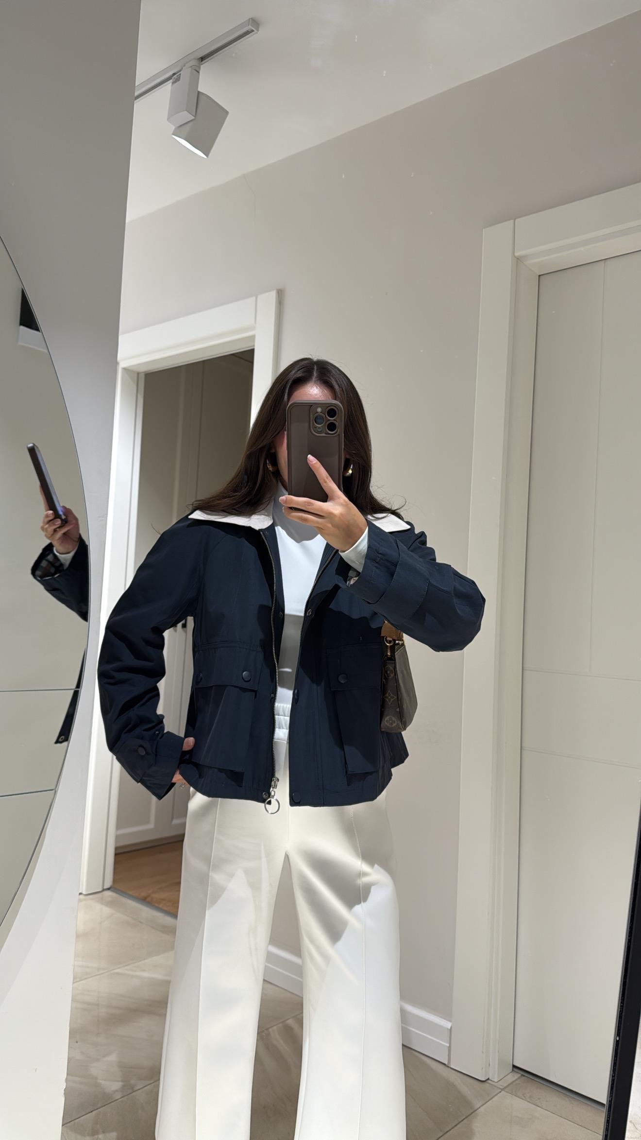 Lacivert Torba Cep Detaylı Kısa Trenç