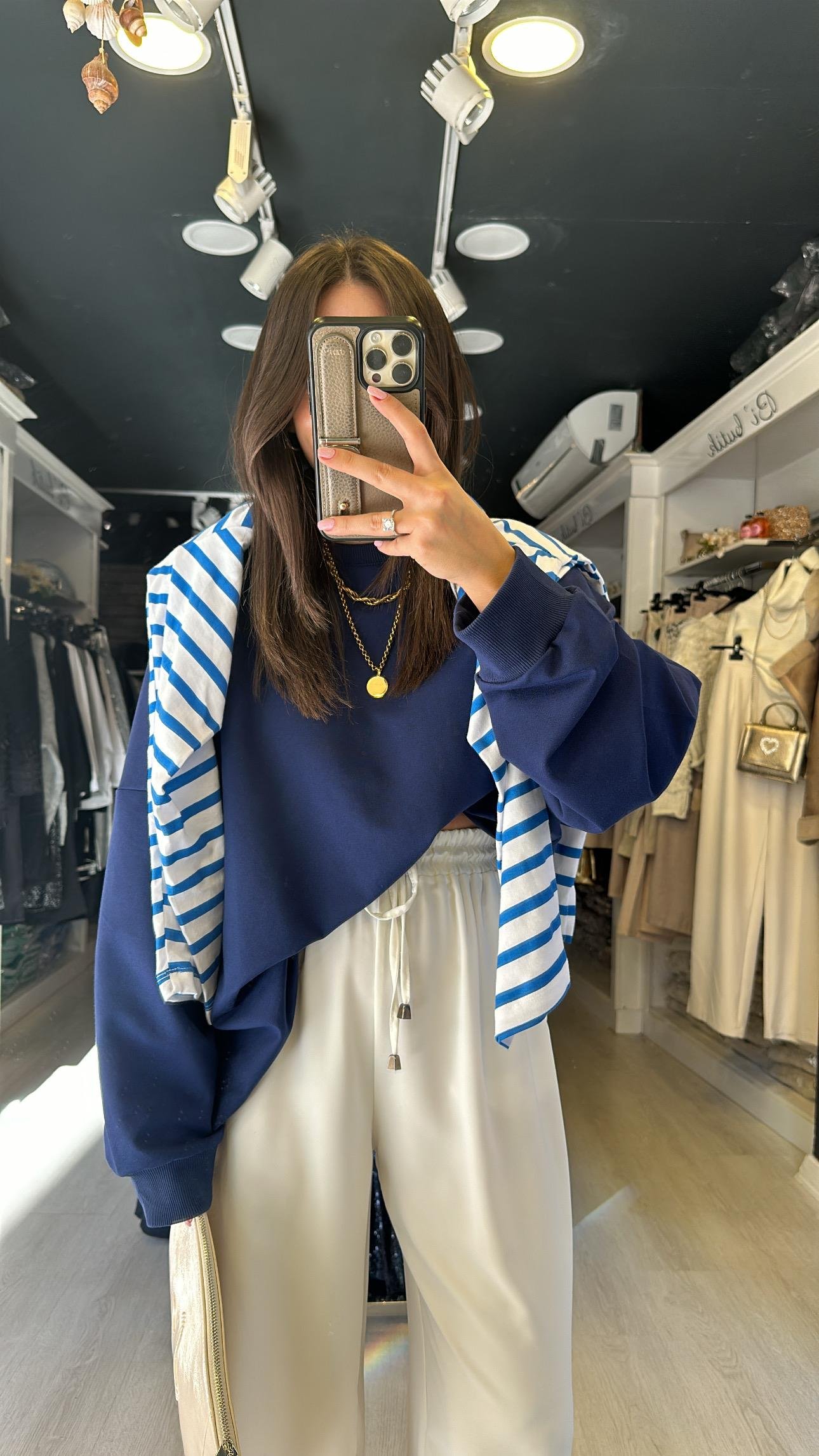 Lacivert Yan Yırtmaç Detaylı Basic Sweat