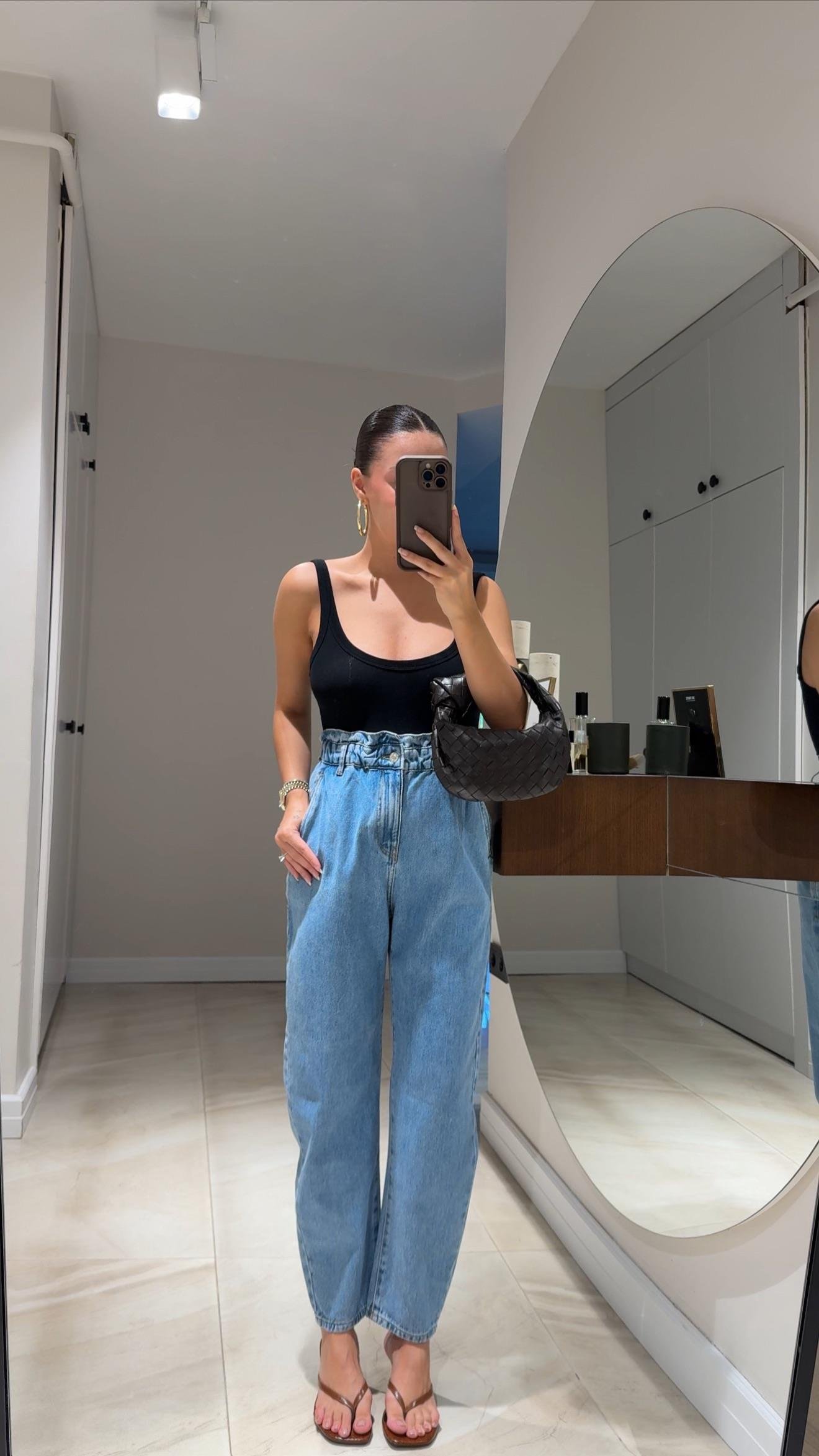 Mavi Bel Lastik Detaylı Marka Model Mom Jean