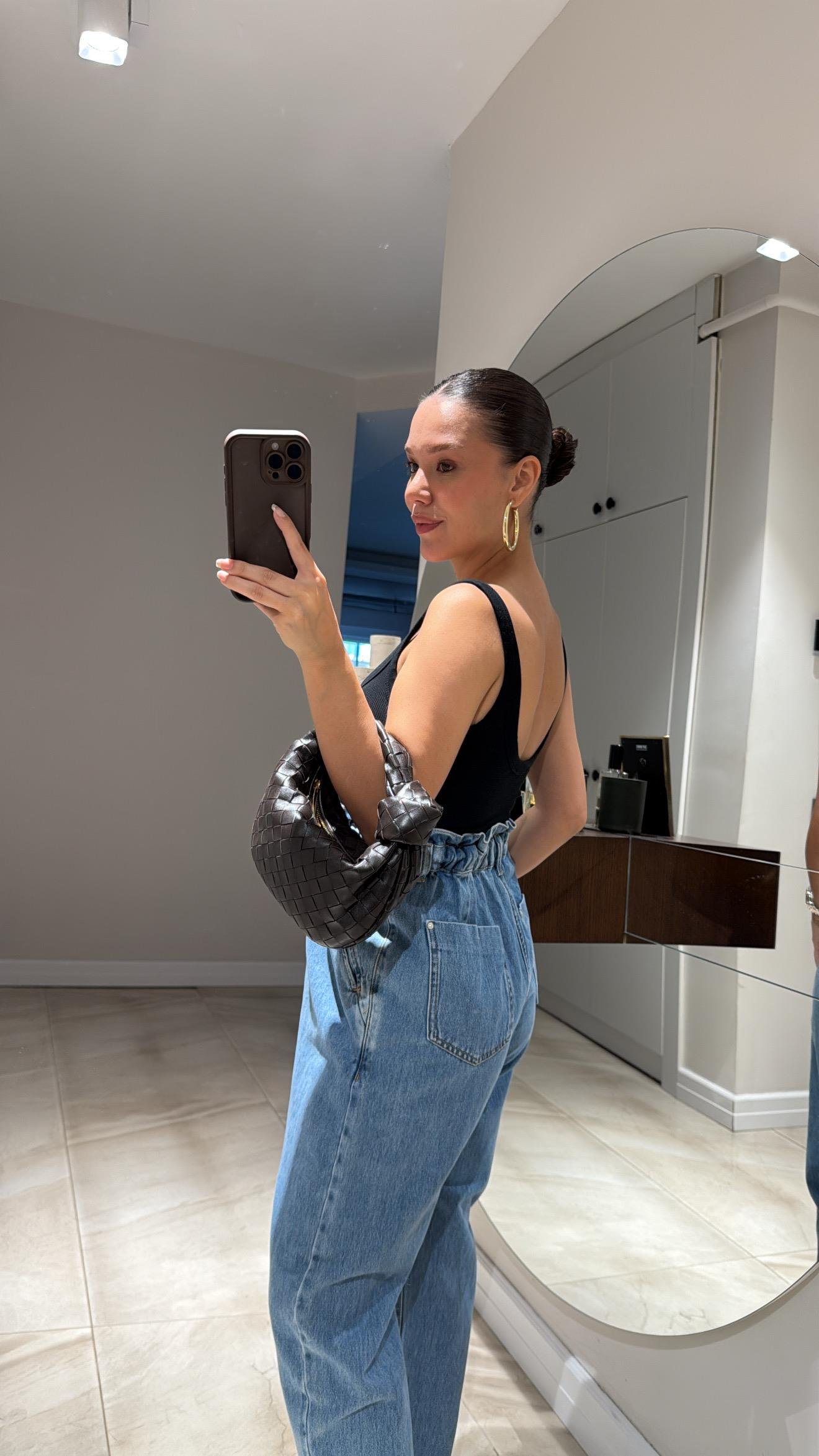 Mavi Bel Lastik Detaylı Marka Model Mom Jean