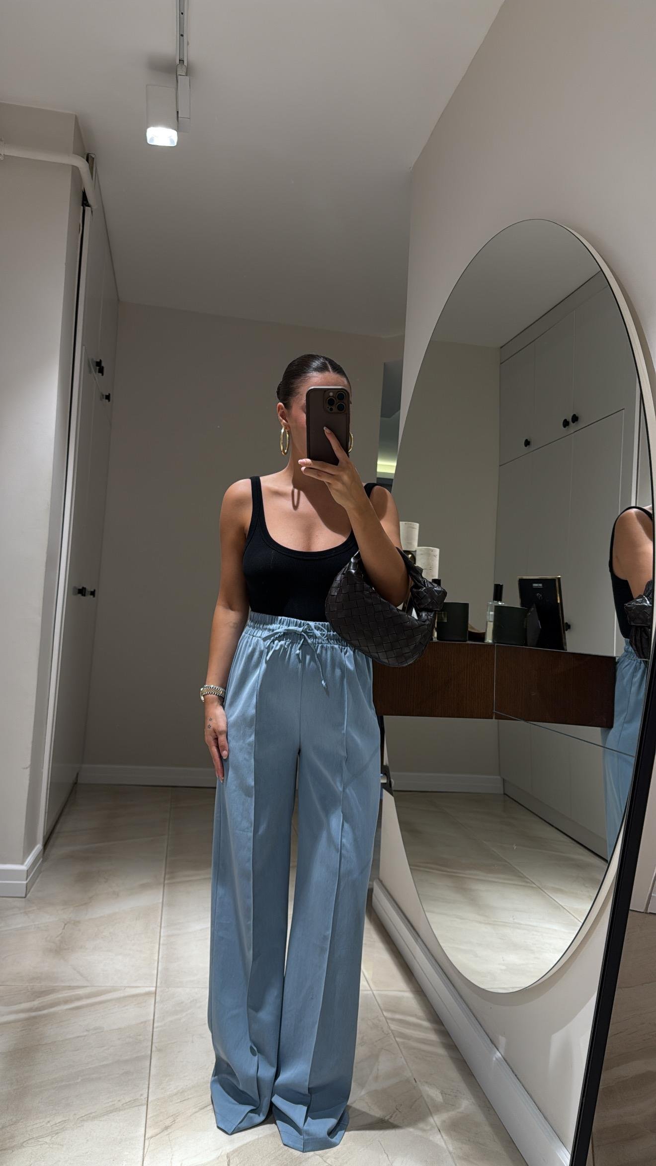 Mavi Beli Lastikli Ön Dikiş Detaylı Bol Pantolon