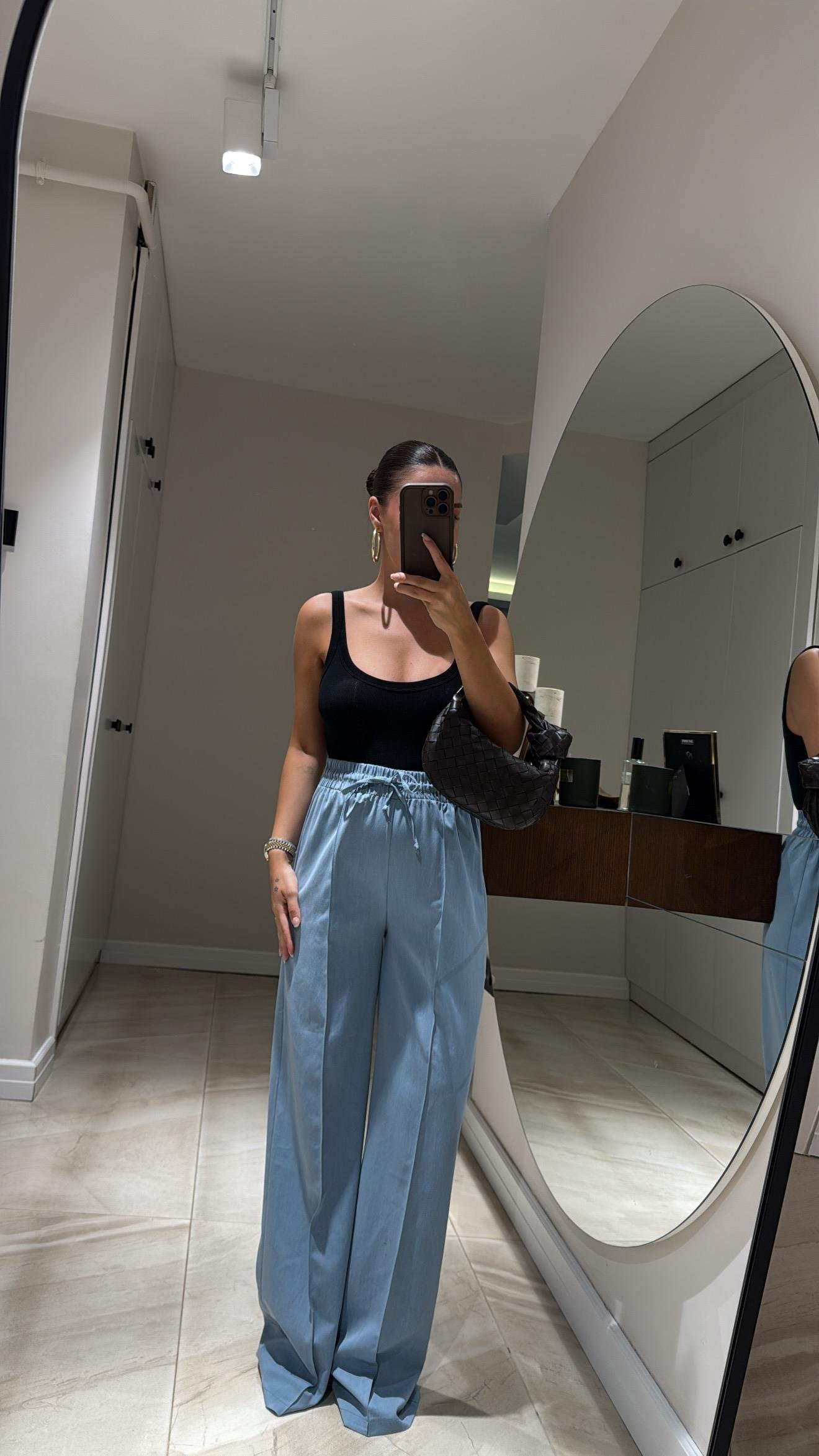 Mavi Beli Lastikli Ön Dikiş Detaylı Bol Pantolon