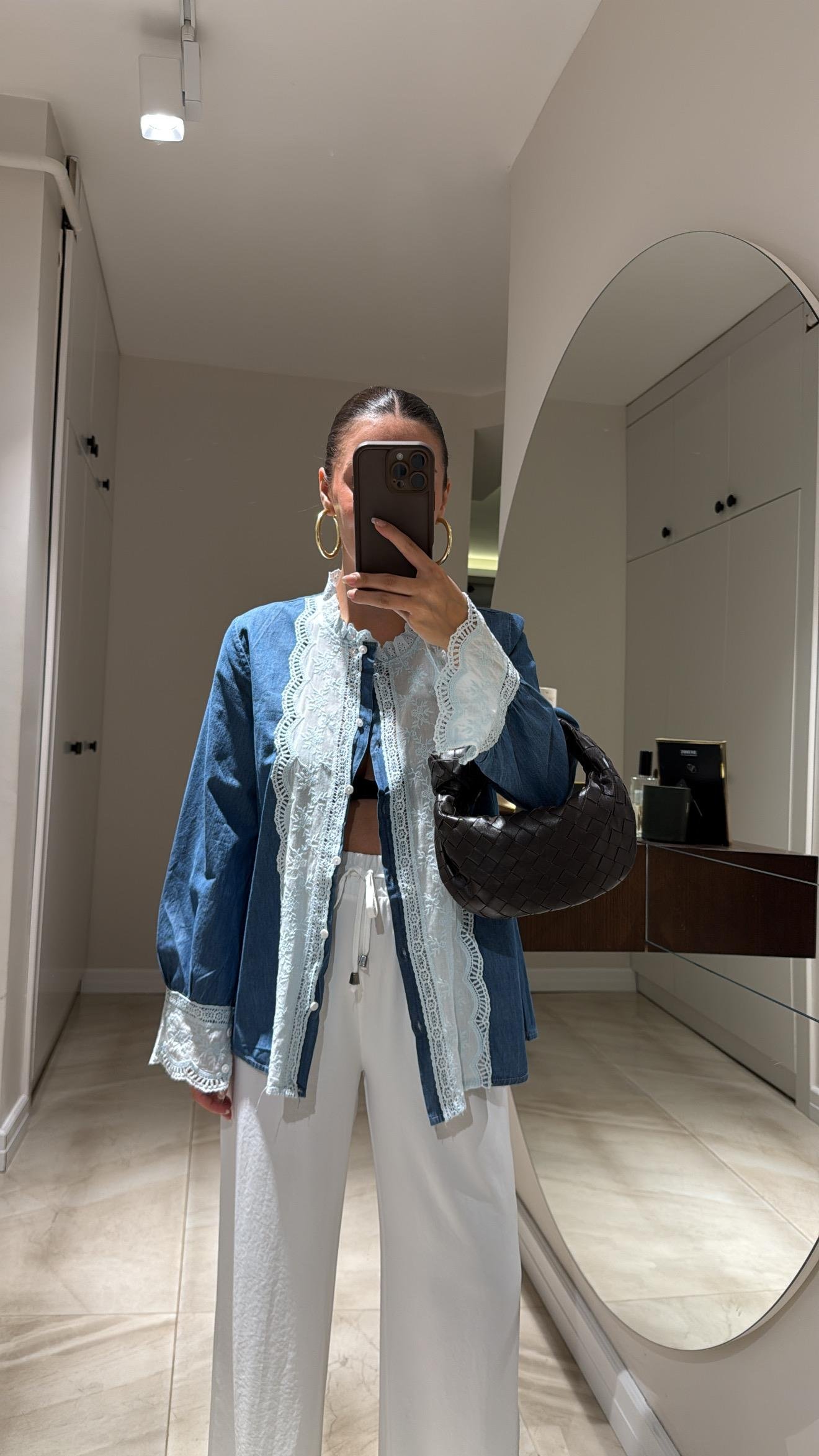 Mavi Dantel İşlemeli Denim Gömlek