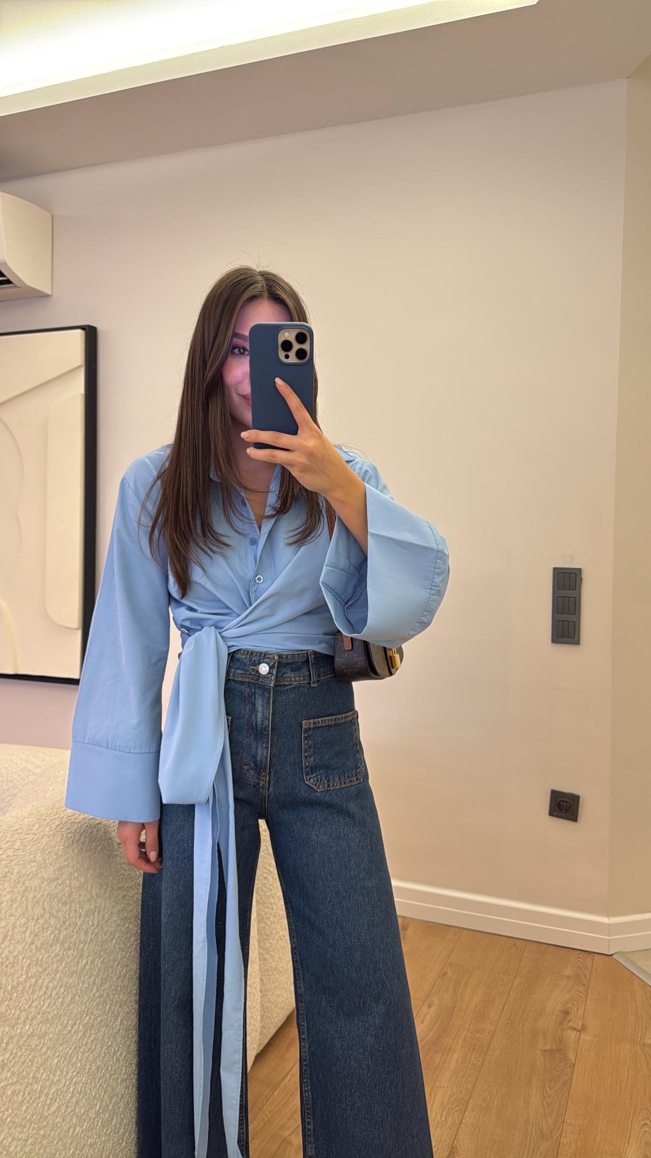 Mavi Geniş Kol Detaylı Bağlamalı Gömlek