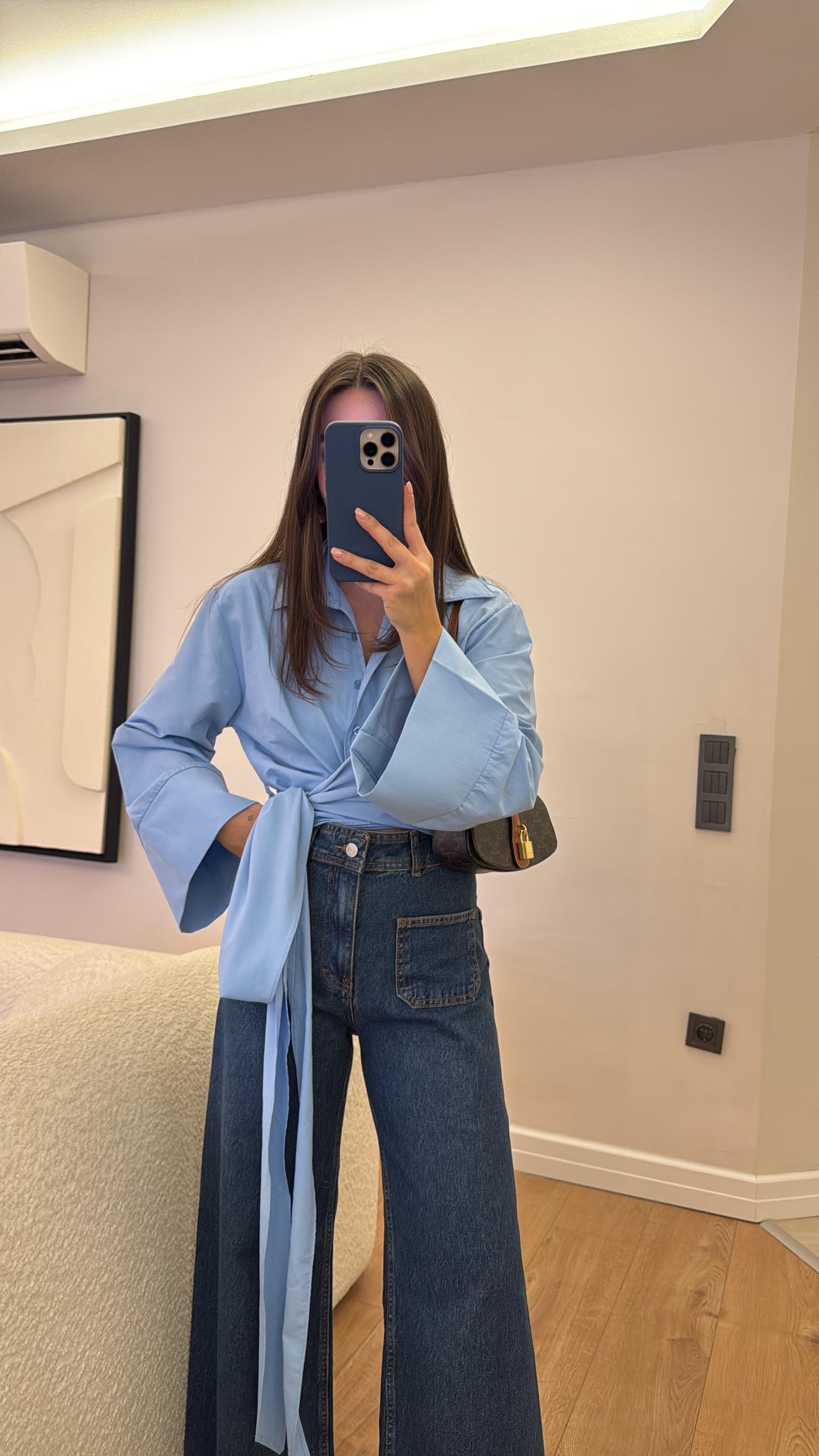 Mavi Geniş Kol Detaylı Bağlamalı Gömlek