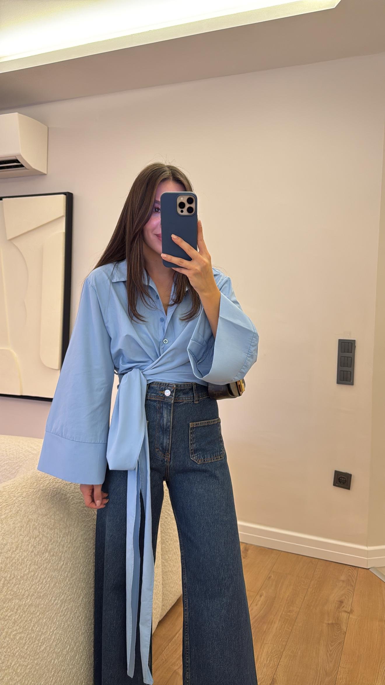 Mavi Geniş Kol Detaylı Bağlamalı Gömlek