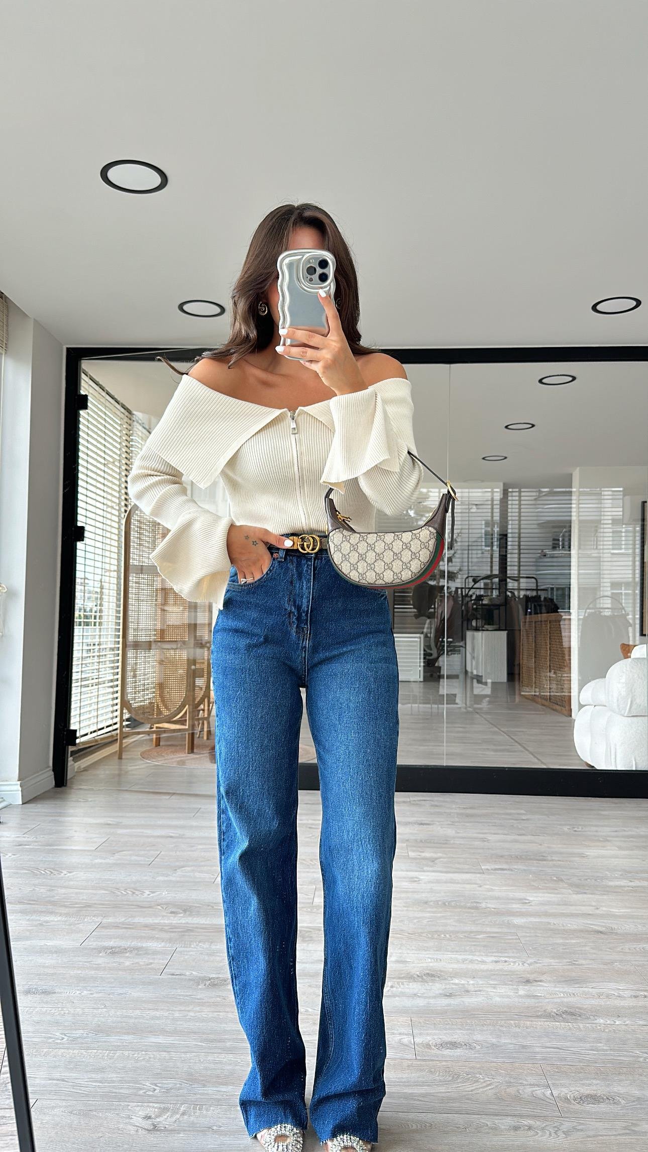 Mavi Marka Model Kesik Detaylı Bol Paça Jean 