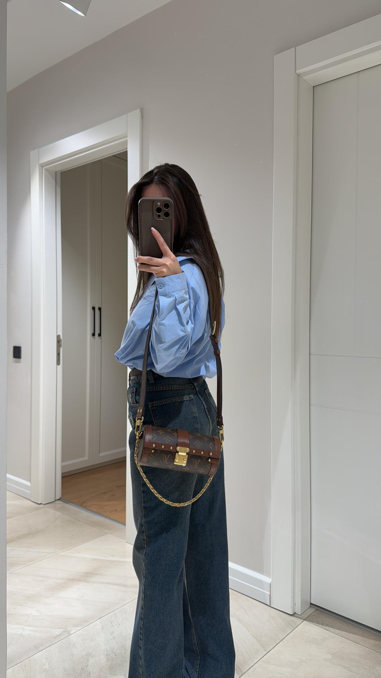 Mavi Taşlamalı Bol Paça Jean 