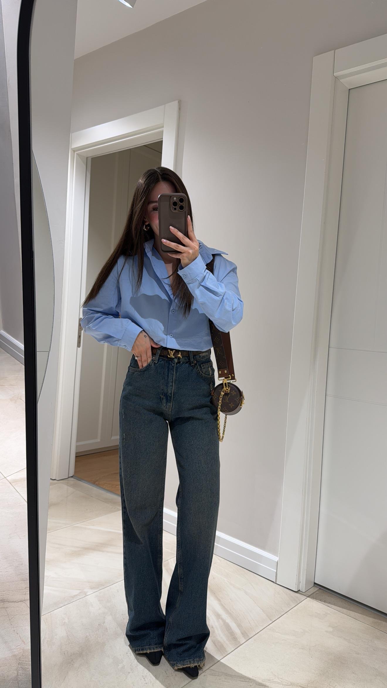 Mavi Taşlamalı Bol Paça Jean 