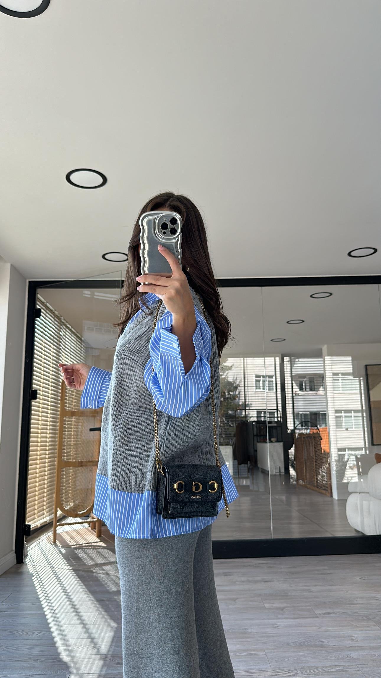 Mavi Triko Detaylı Garnili Gömlek 