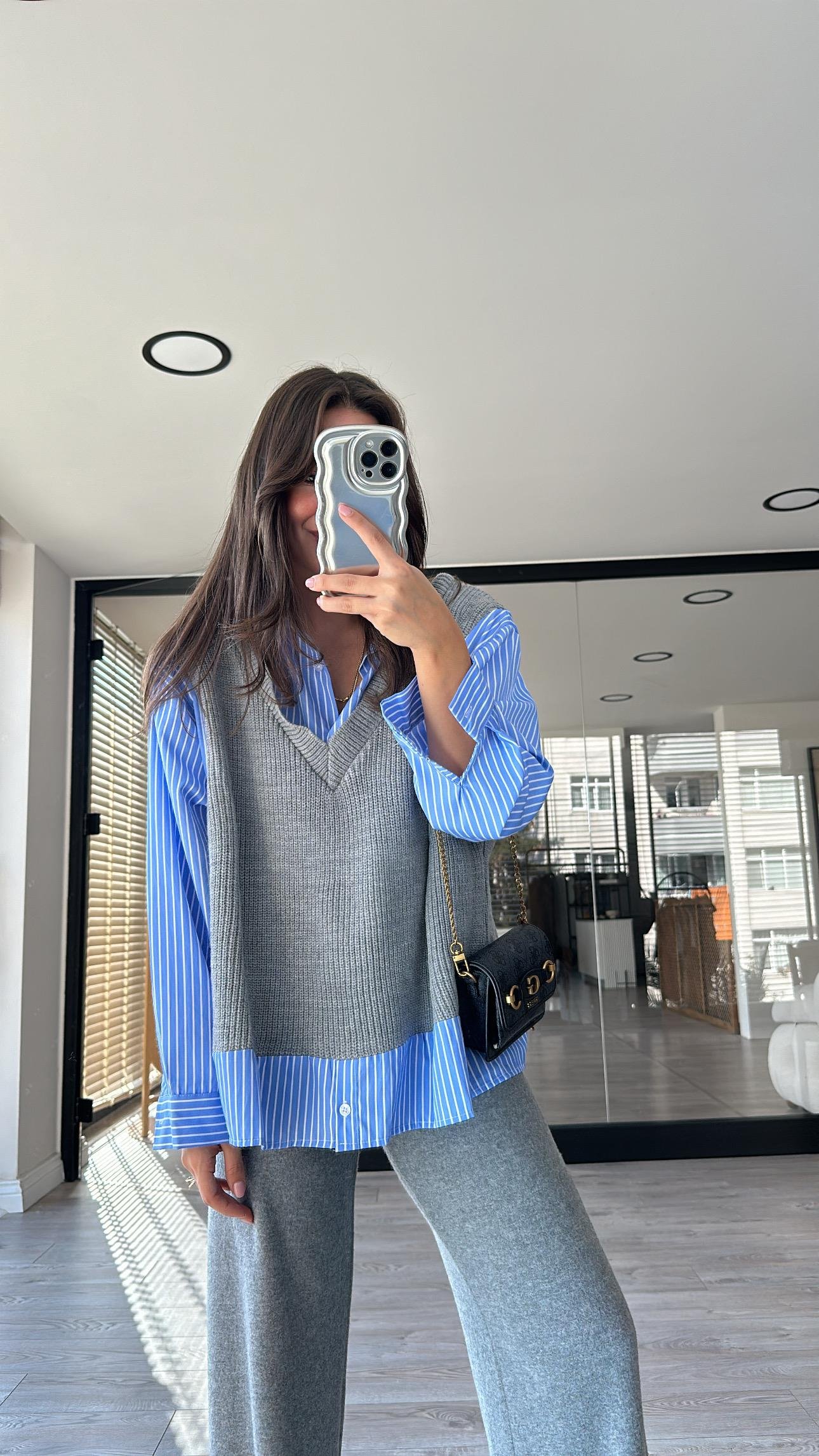 Mavi Triko Detaylı Garnili Gömlek 