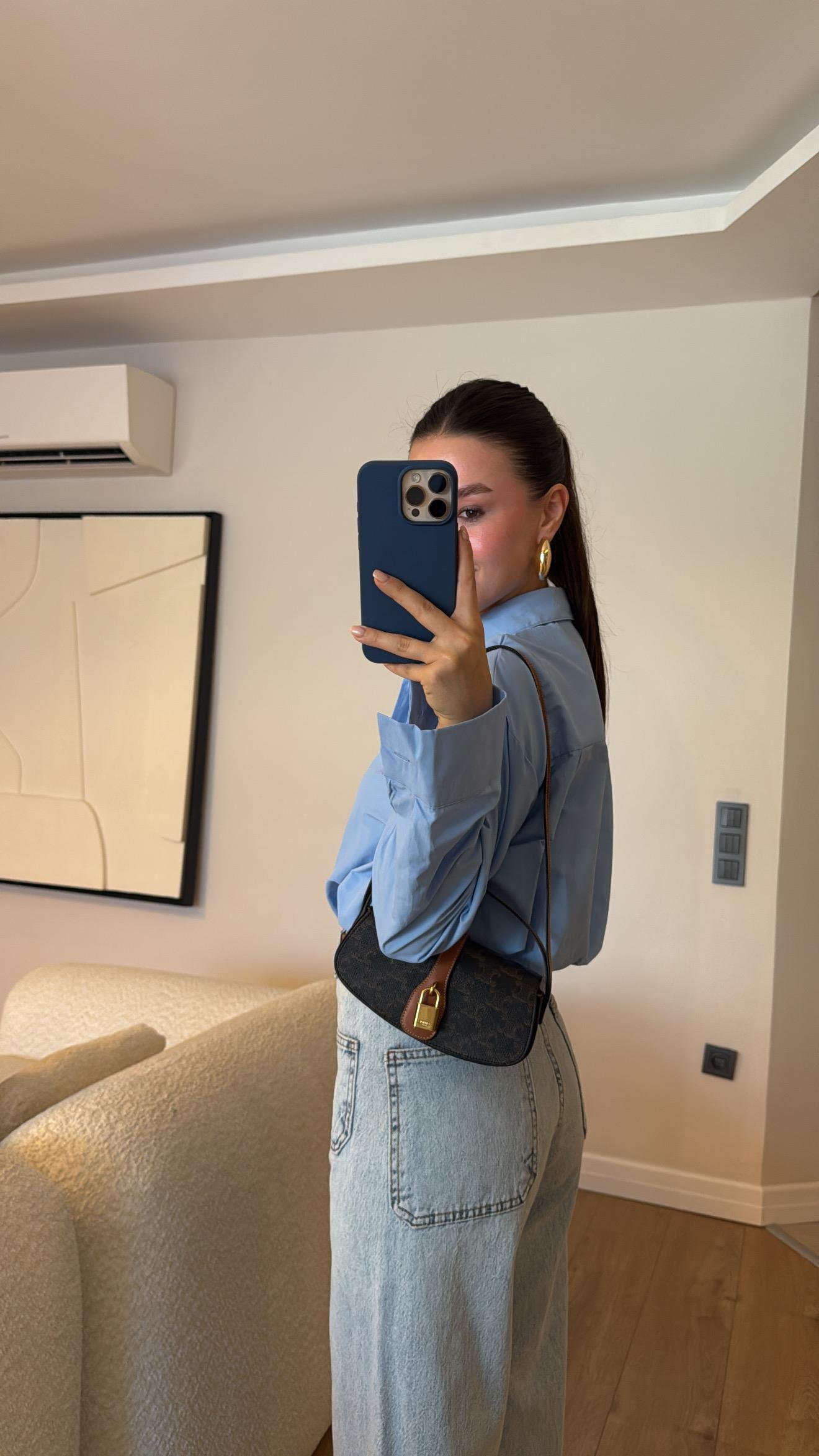 Mavi Yan Yırtmaçlı Poplin Kumaş Gömlek 